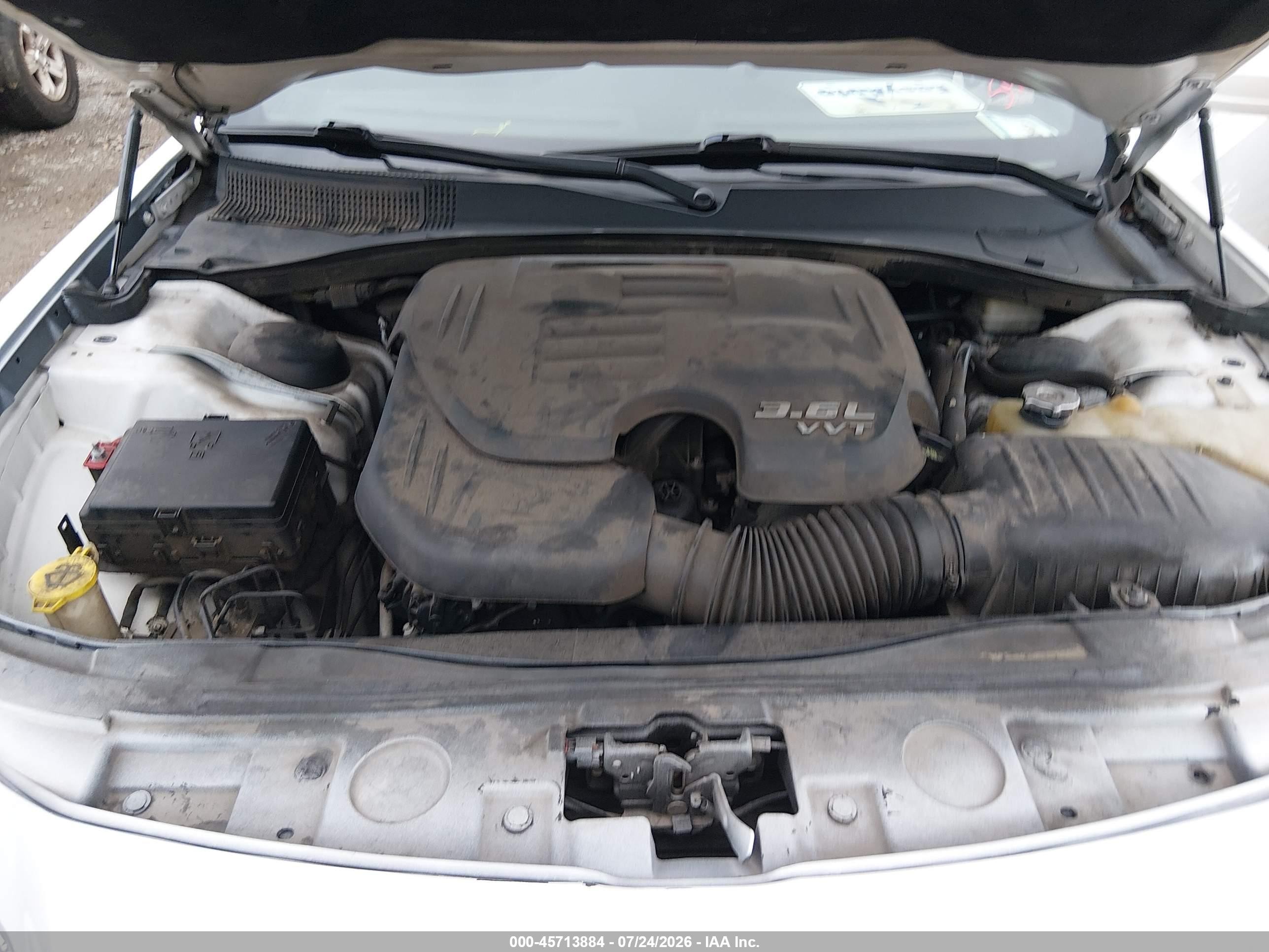 2014 Chrysler 300   White vin: 2C3CCARG6EH183891