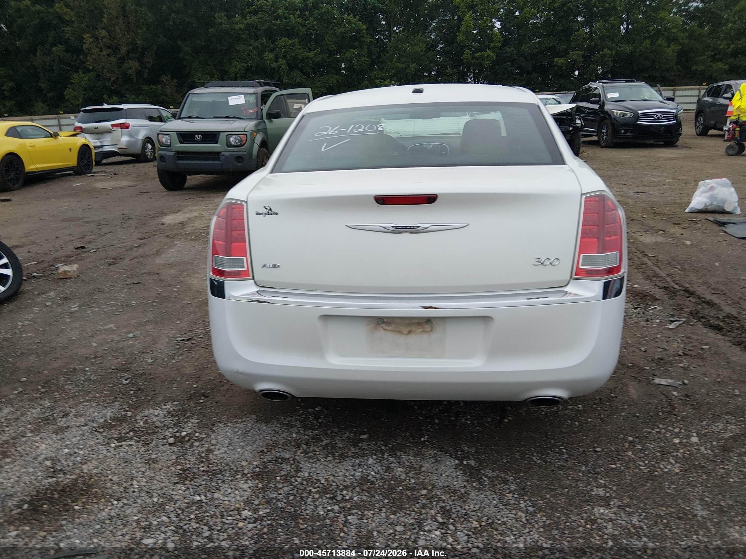 2014 Chrysler 300   White vin: 2C3CCARG6EH183891