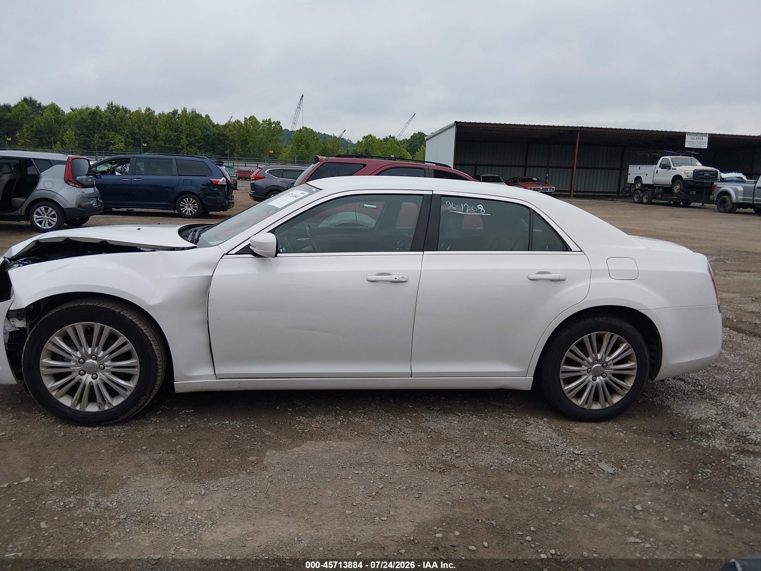 2014 Chrysler 300   White vin: 2C3CCARG6EH183891