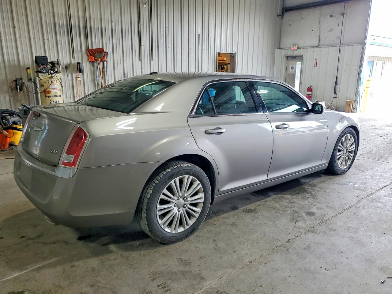 2014 Chrysler 300 Gray vin: 2C3CCARG6EH321445