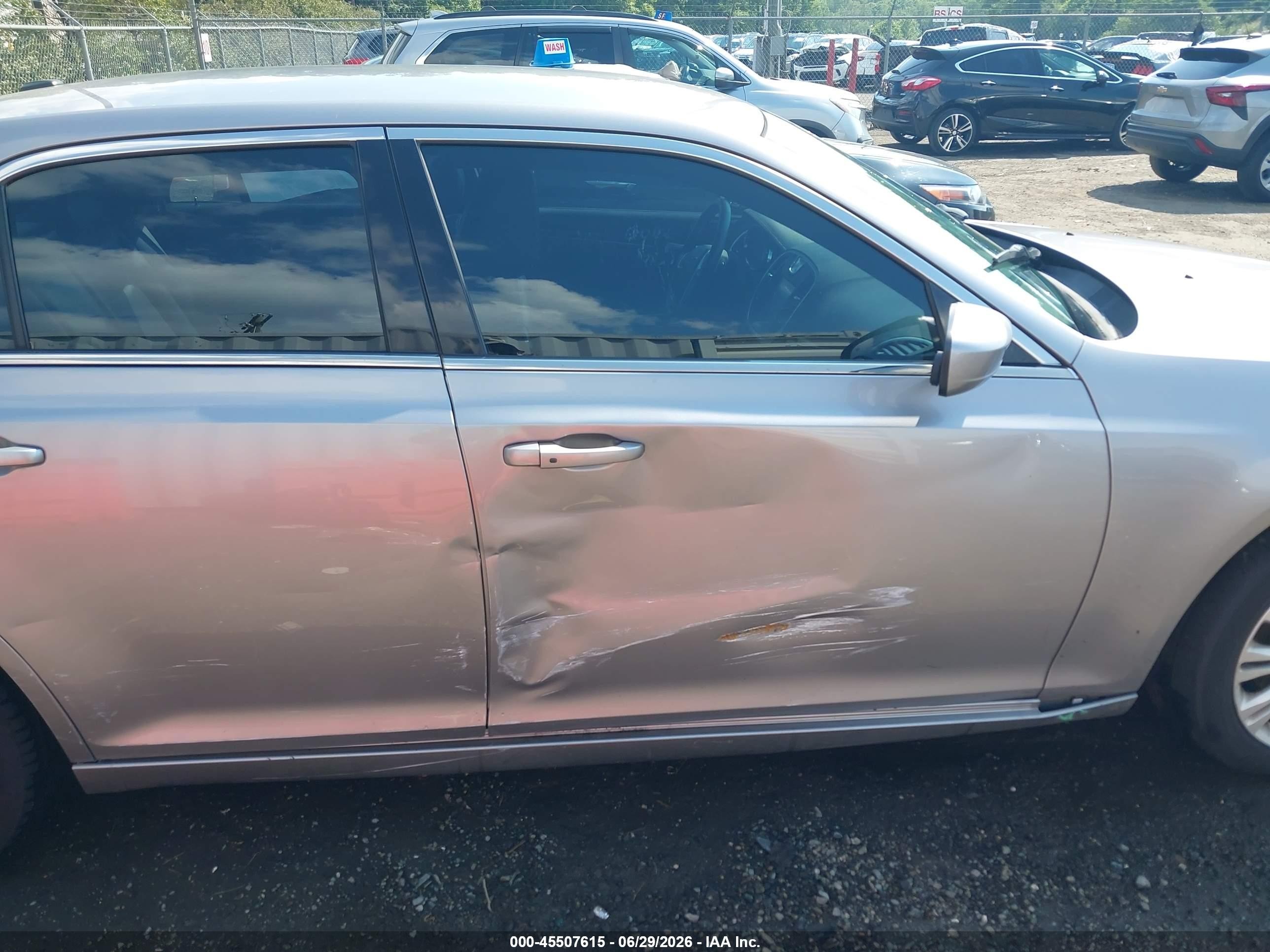 2014 Chrysler 300 Silver vin: 2C3CCARG7EH337329