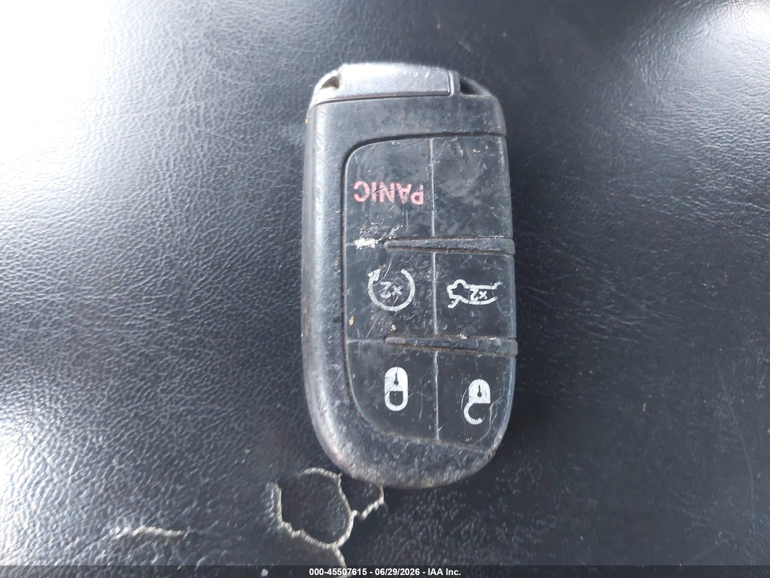 2014 Chrysler 300 Silver vin: 2C3CCARG7EH337329