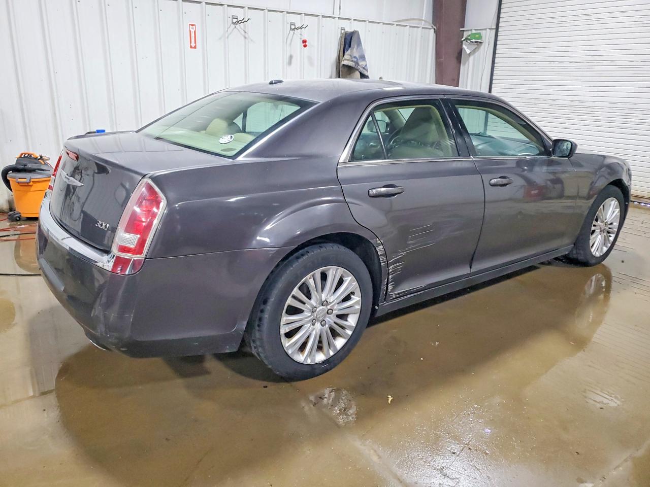 2013 Chrysler 300 Gray vin: 2C3CCARG8DH573681