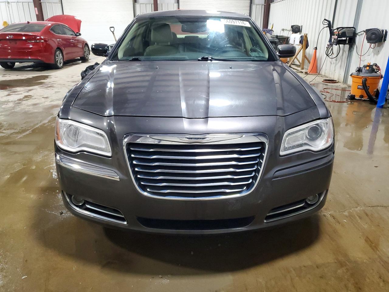 2013 Chrysler 300 Gray vin: 2C3CCARG8DH573681