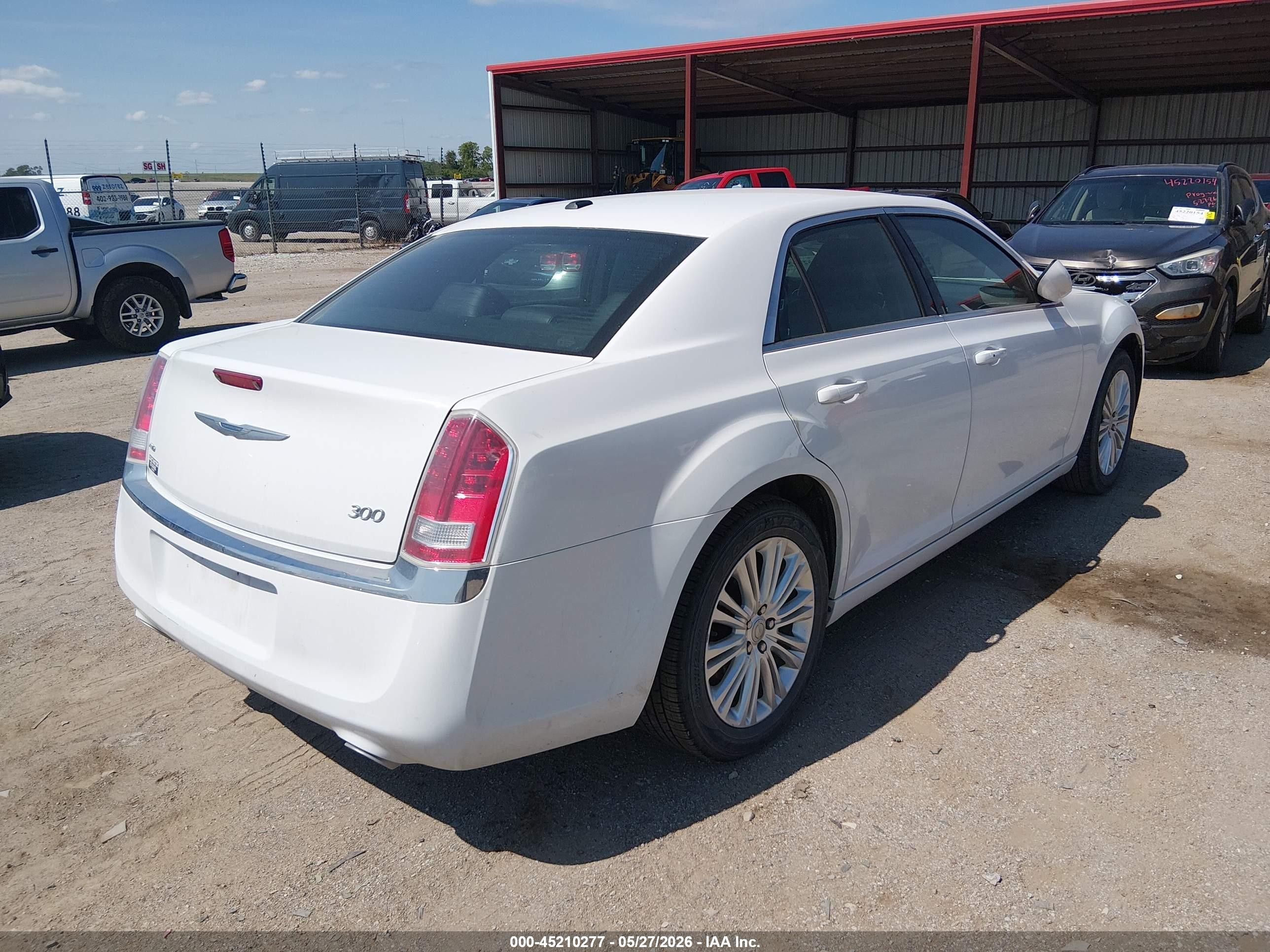 2014 Chrysler 300   White vin: 2C3CCARG8EH232878
