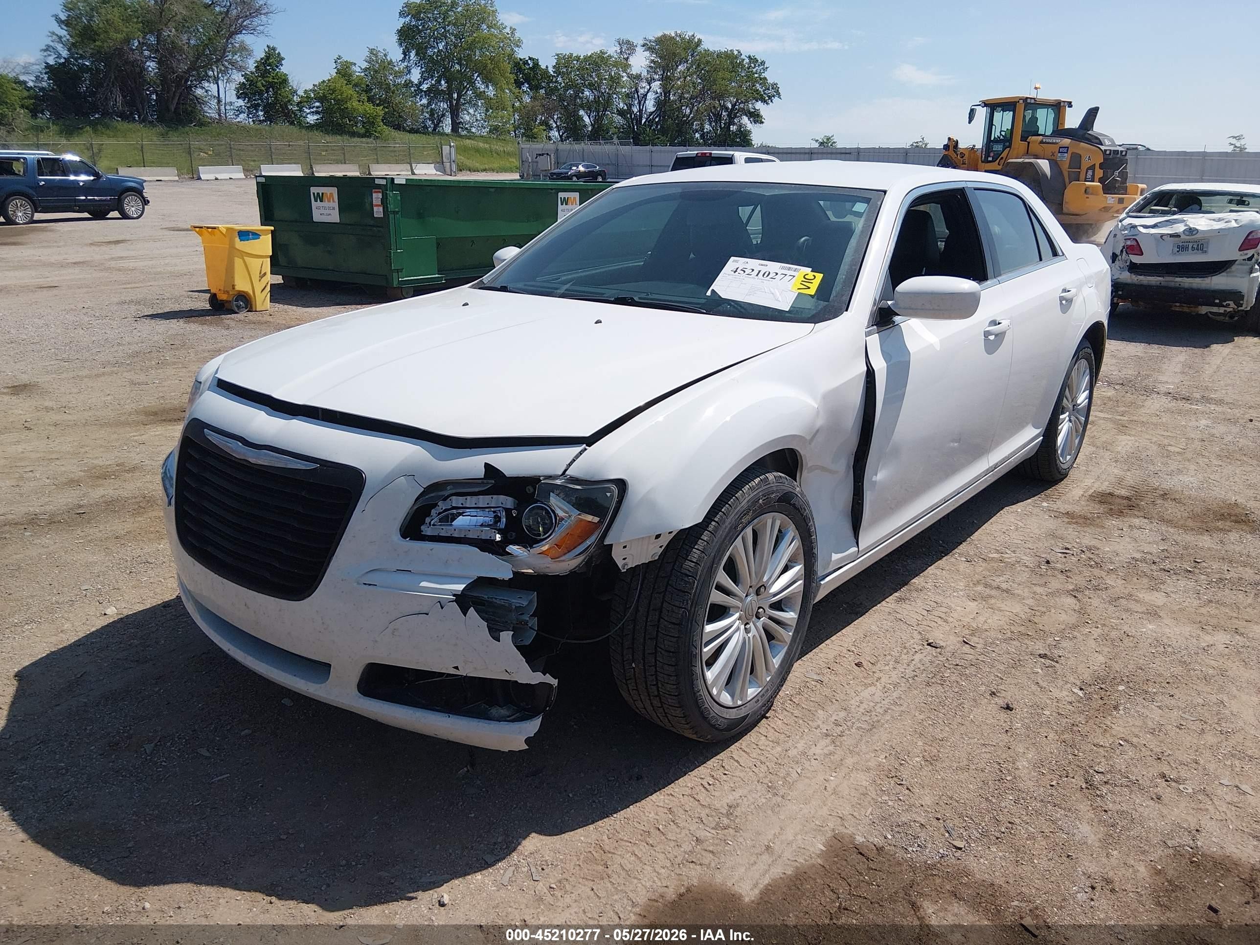 2014 Chrysler 300   White vin: 2C3CCARG8EH232878