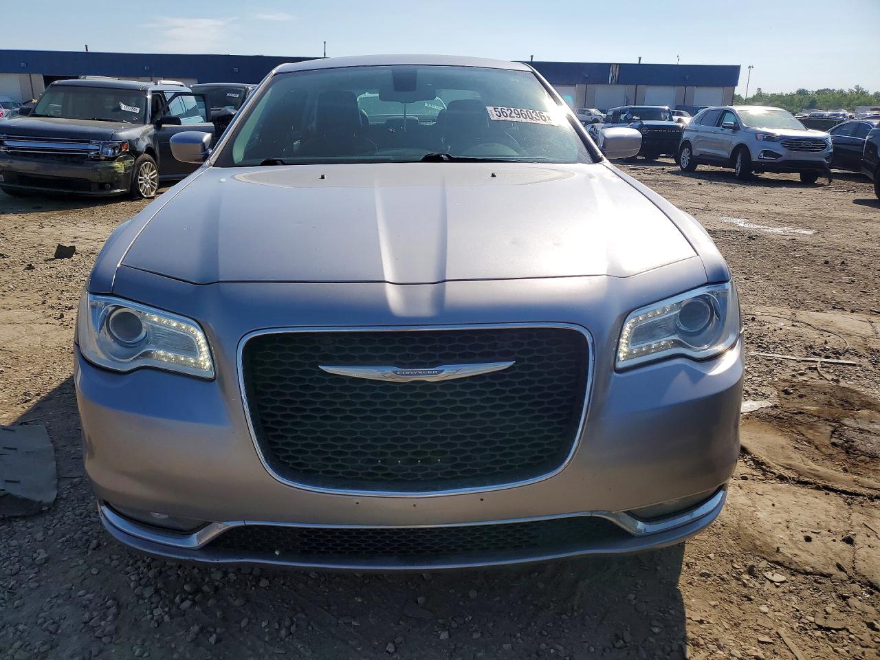 2015 Chrysler 300 Limited Silver vin: 2C3CCARG8FH793244