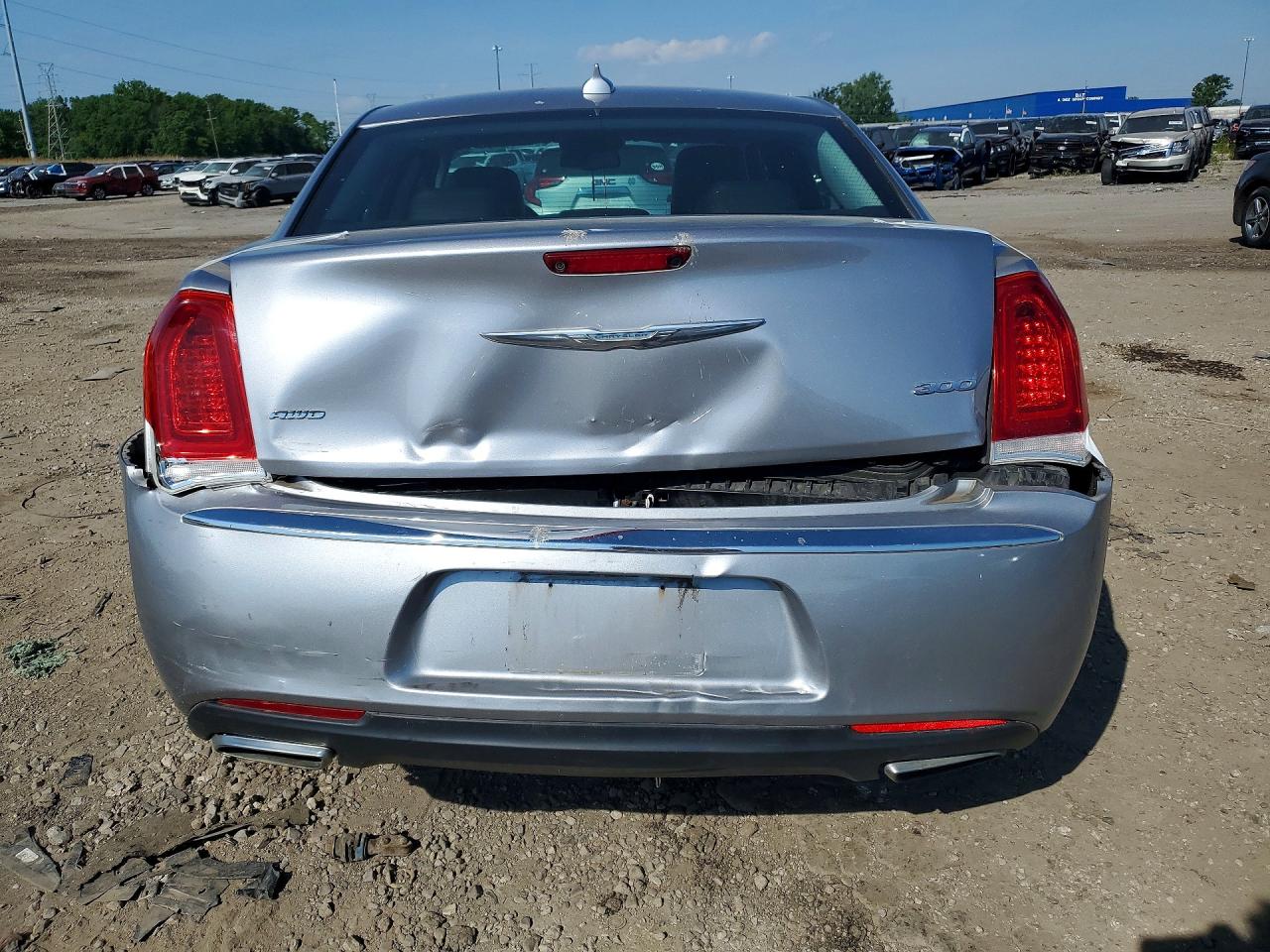 2015 Chrysler 300 Limited Silver vin: 2C3CCARG8FH793244