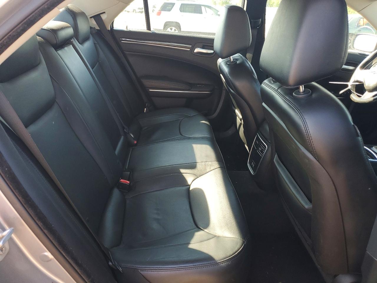 2015 Chrysler 300 Limited Silver vin: 2C3CCARG8FH793244