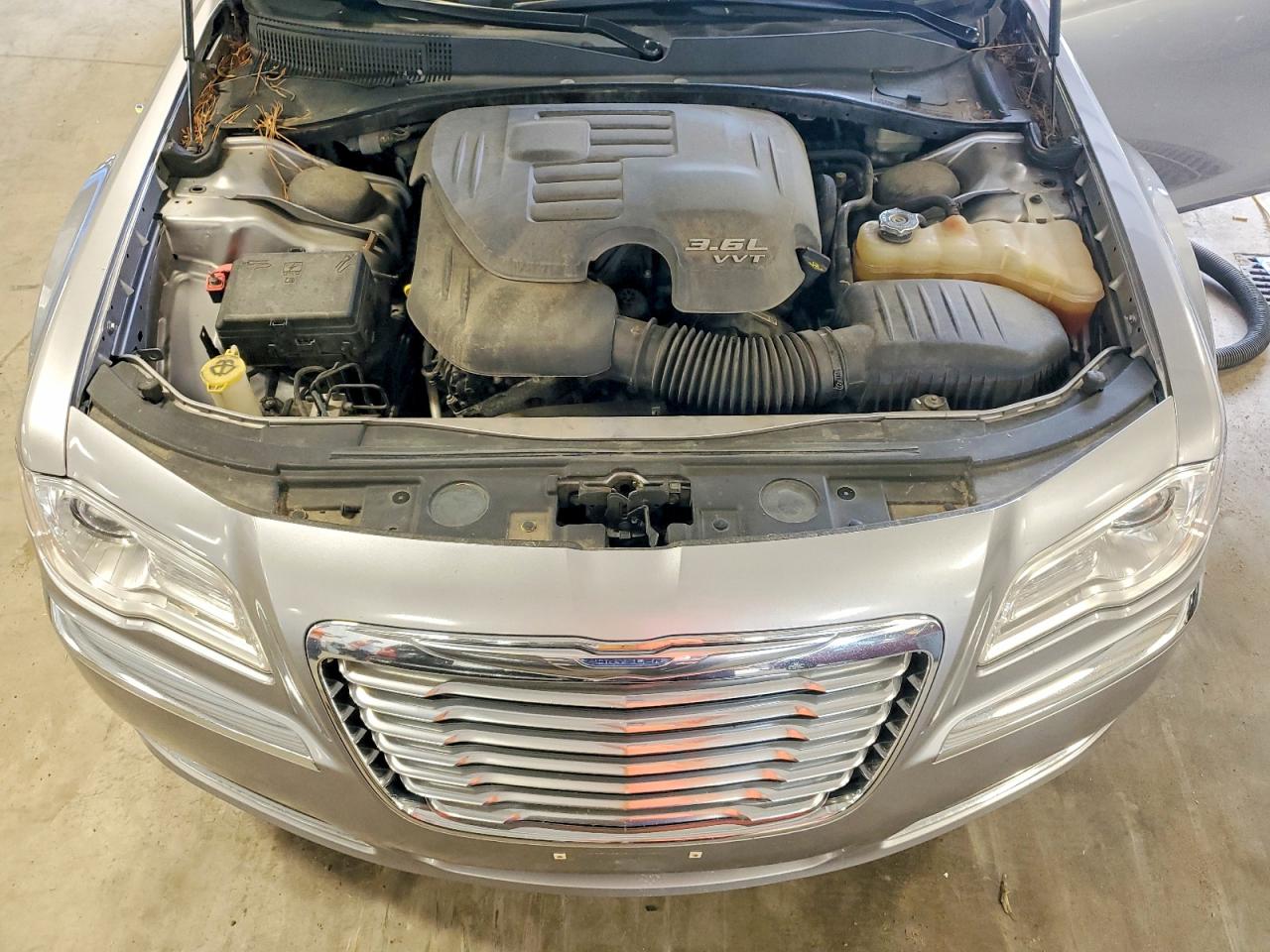 2014 Chrysler 300 Silver vin: 2C3CCARG9EH223610