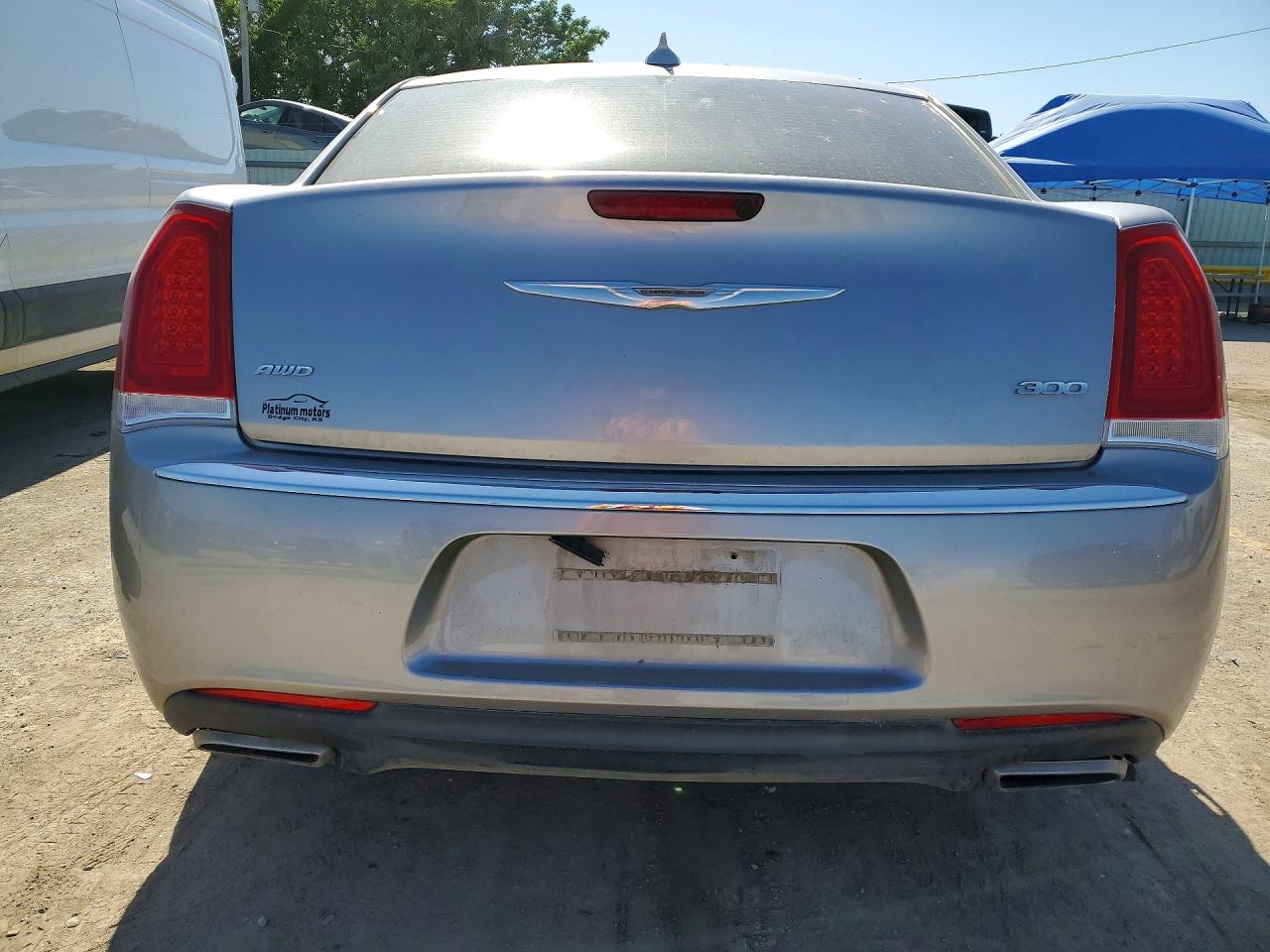 2015 Chrysler 300 Limited Серебряный vin: 2C3CCARG9FH773066