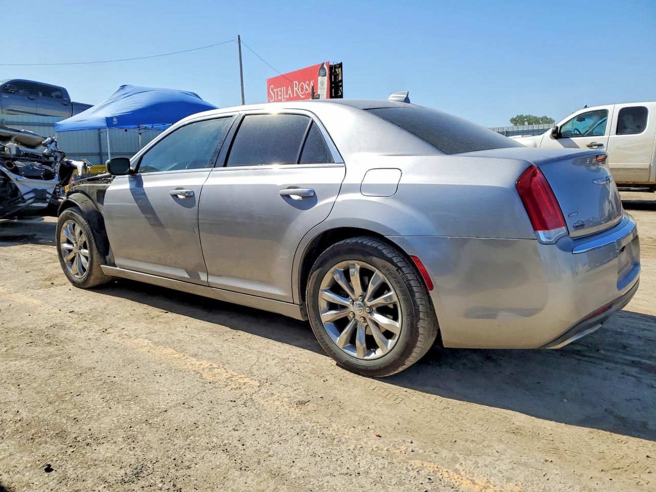 2015 Chrysler 300 Limited Серебряный vin: 2C3CCARG9FH773066