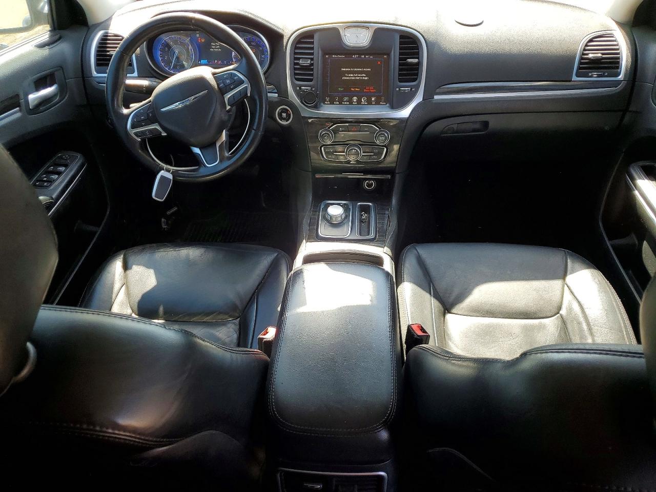 2015 Chrysler 300 Limited Серебряный vin: 2C3CCARG9FH773066
