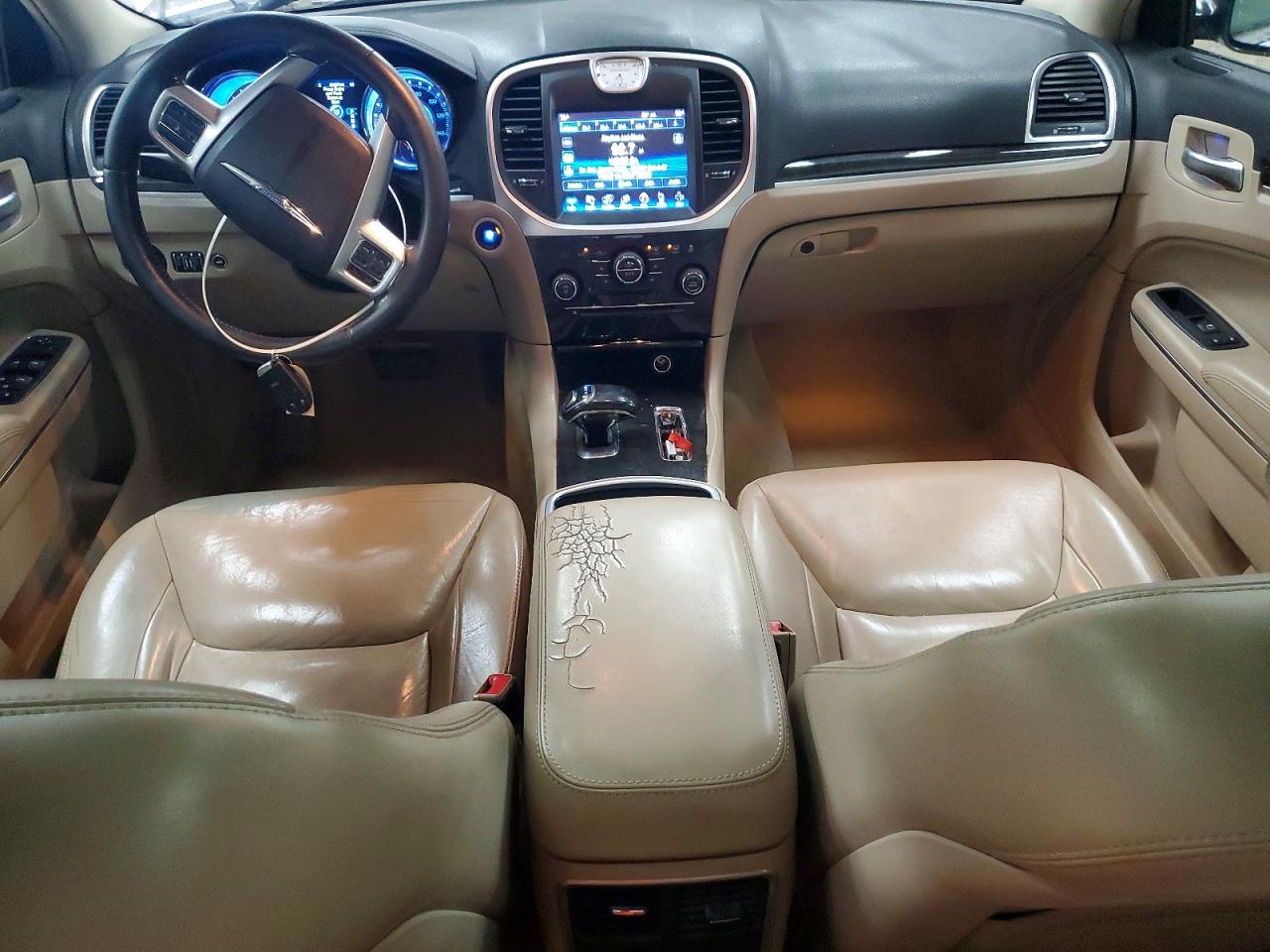 2013 Chrysler 300 White vin: 2C3CCARGXDH533411