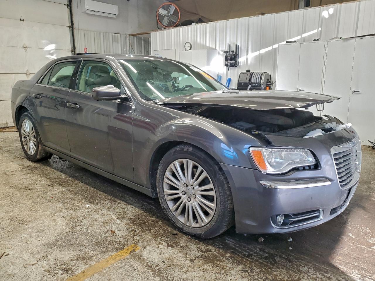2014 Chrysler 300 Silver vin: 2C3CCARGXEH120390