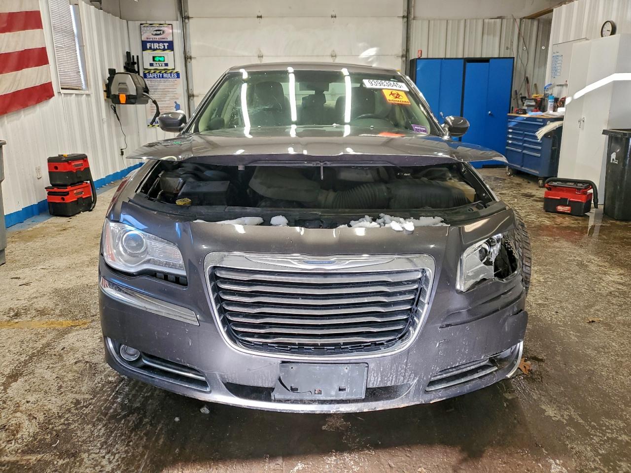 2014 Chrysler 300 Silver vin: 2C3CCARGXEH120390