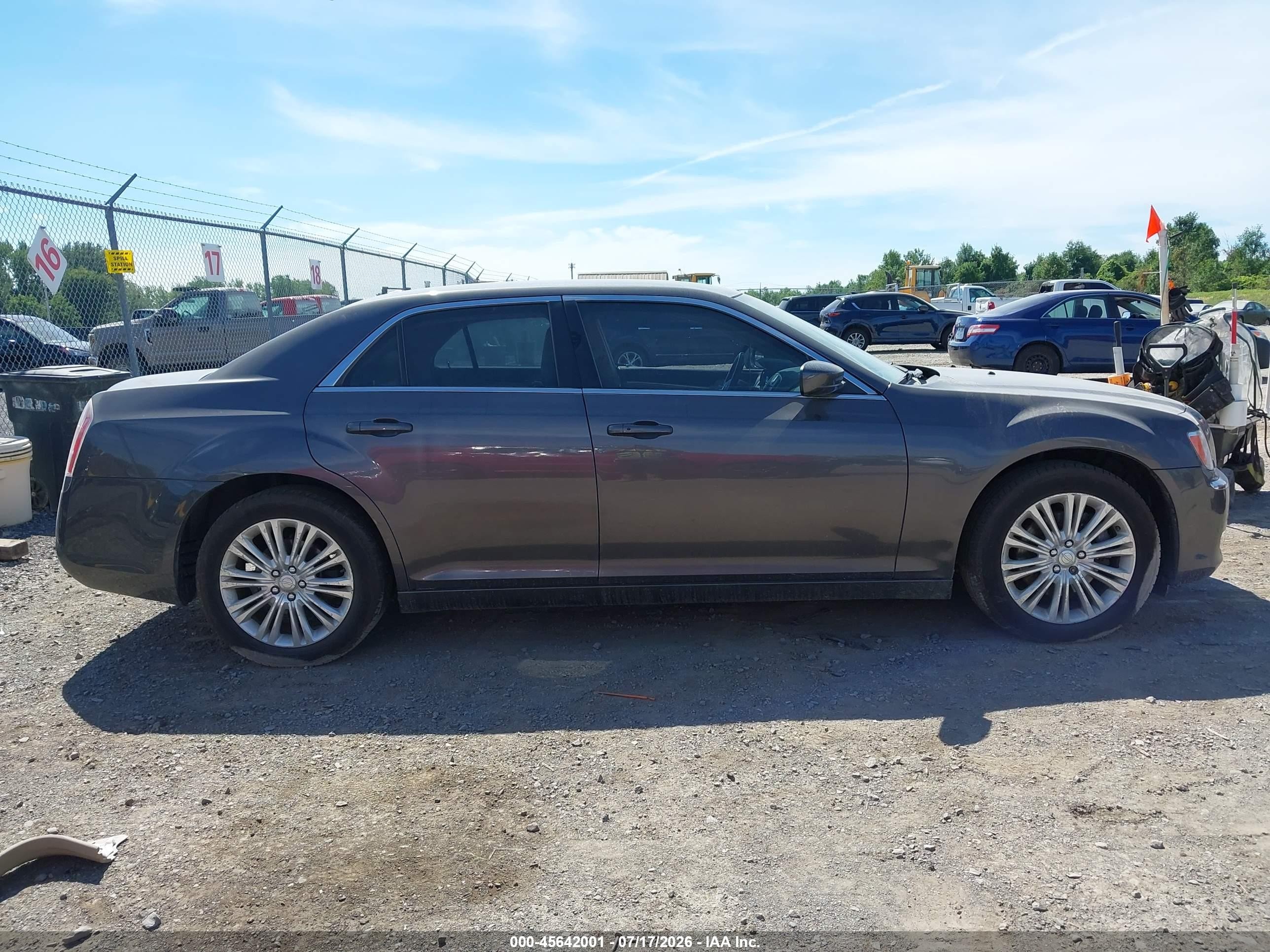 2014 Chrysler 300   Gray vin: 2C3CCARGXEH203835