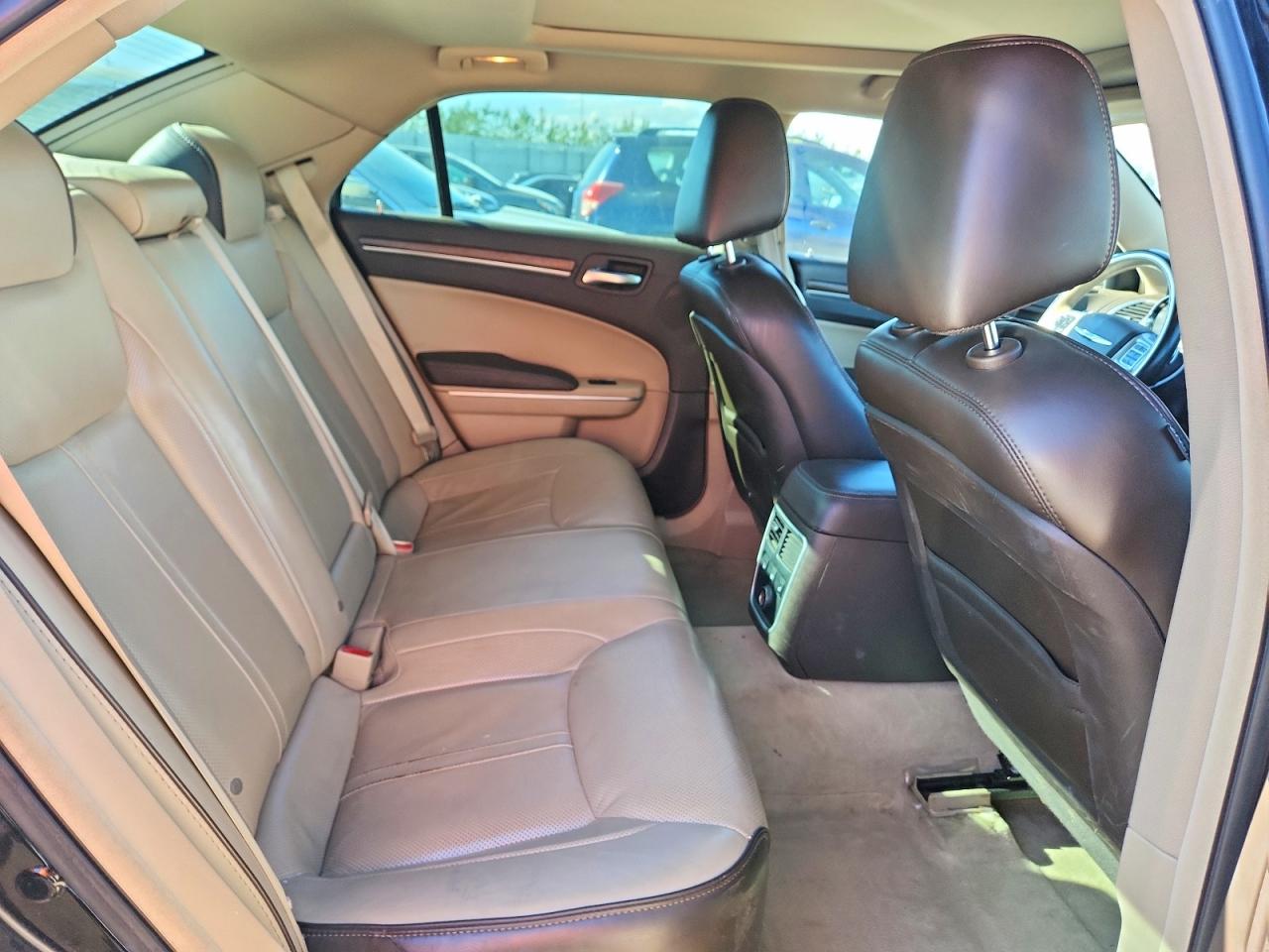 2014 Chrysler 300c Luxury Black vin: 2C3CCASG3EH105921