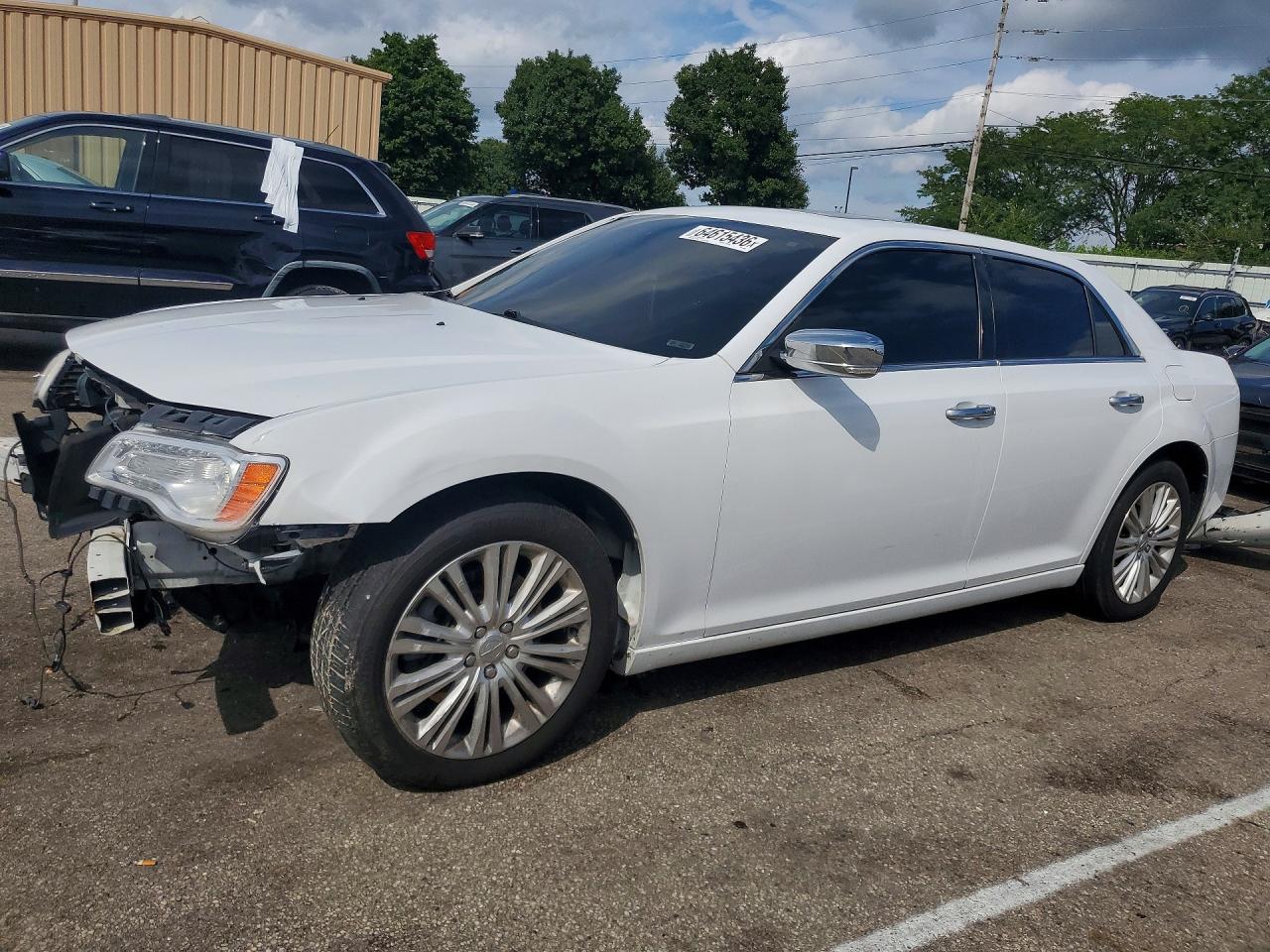 2013 Chrysler 300c Luxury White vin: 2C3CCAST2DH595389
