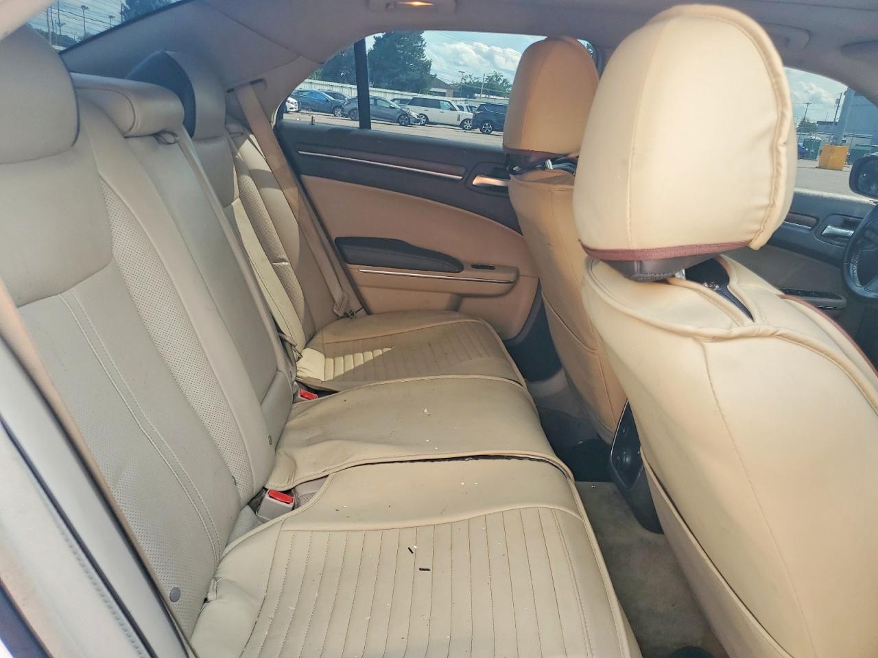 2013 Chrysler 300c Luxury White vin: 2C3CCAST2DH595389