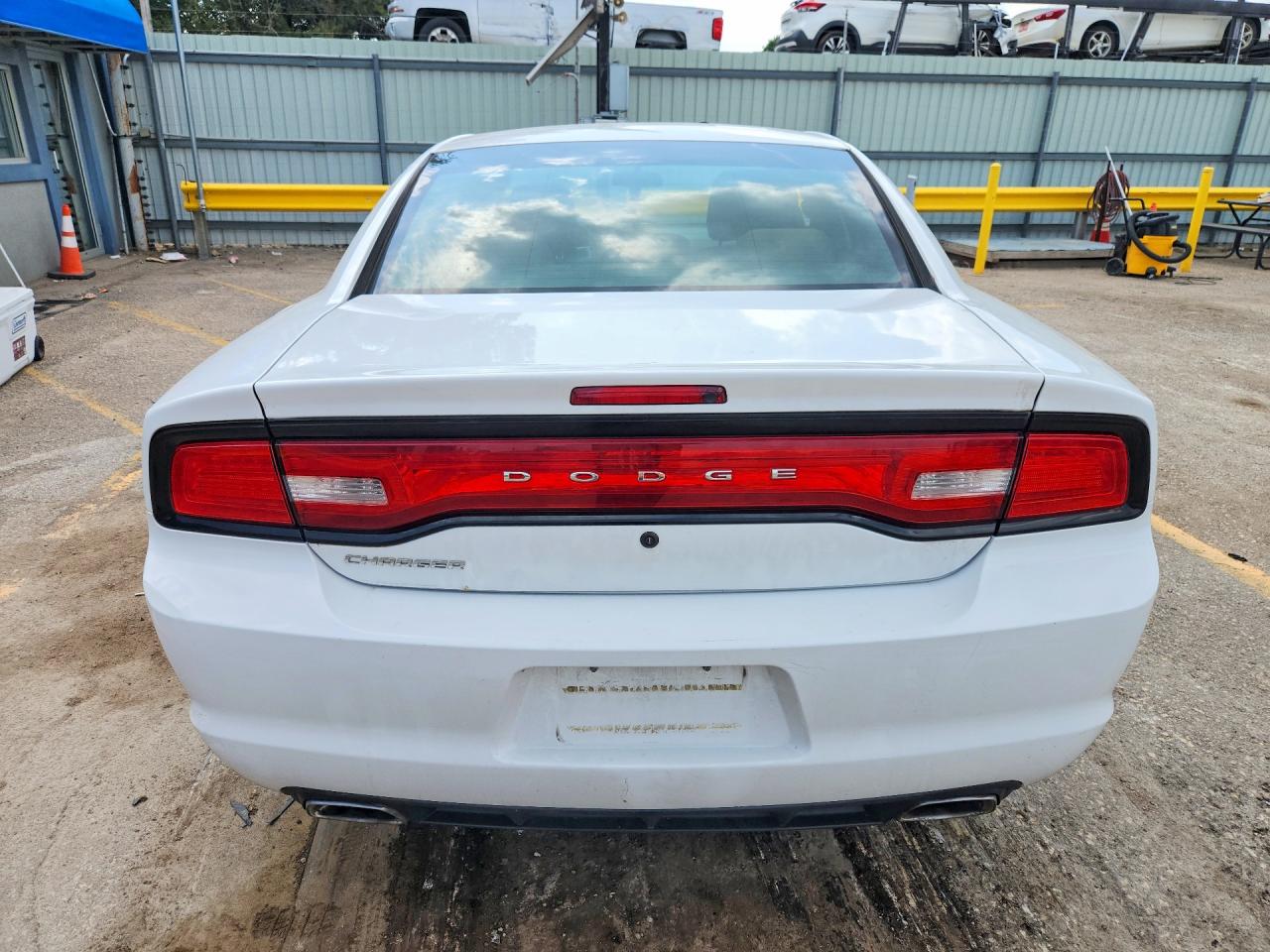2013 Dodge Charger Police White vin: 2C3CDXAT2DH711420