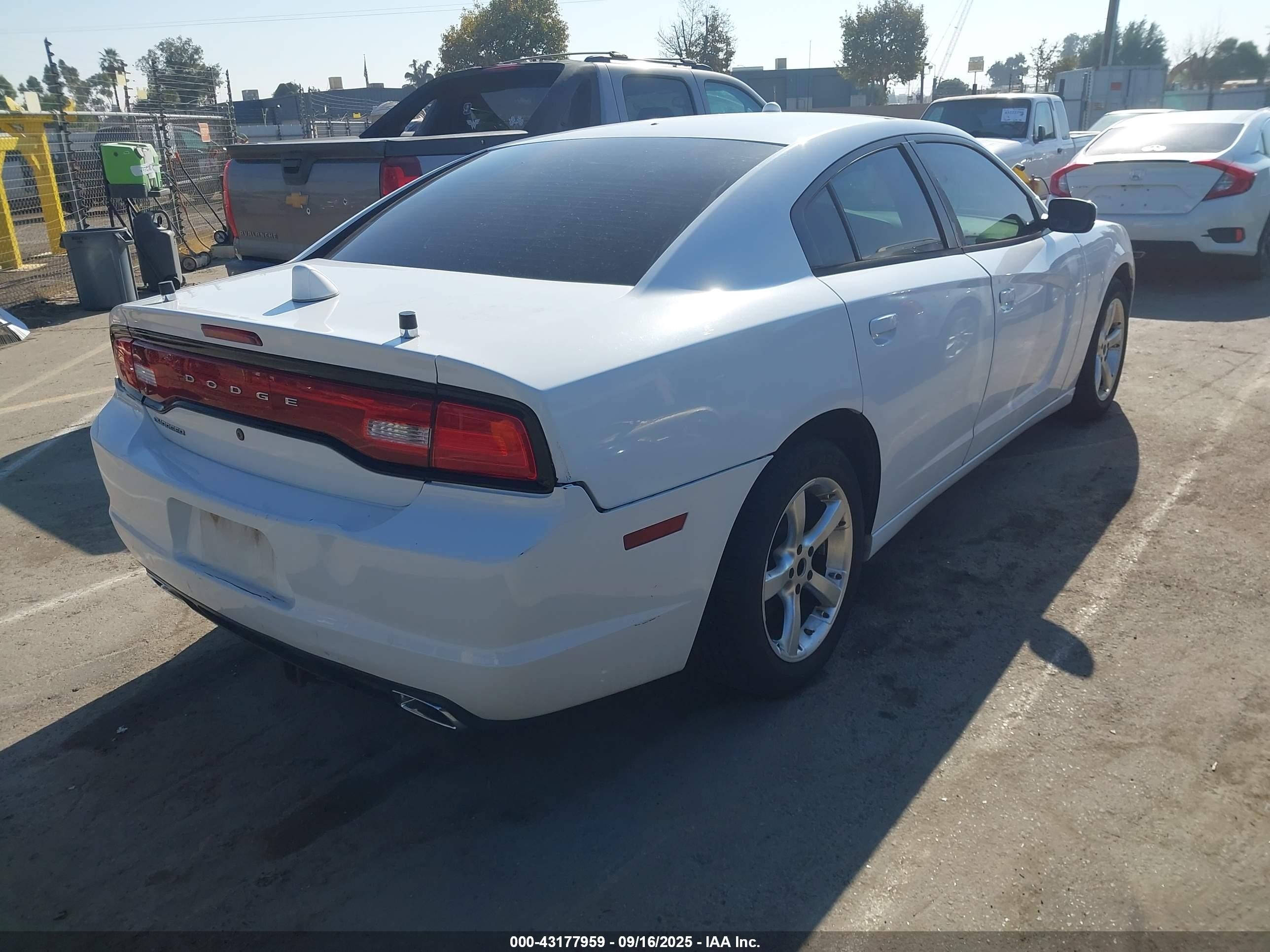 2013 Dodge Charger Police White vin: 2C3CDXAT6DH568097
