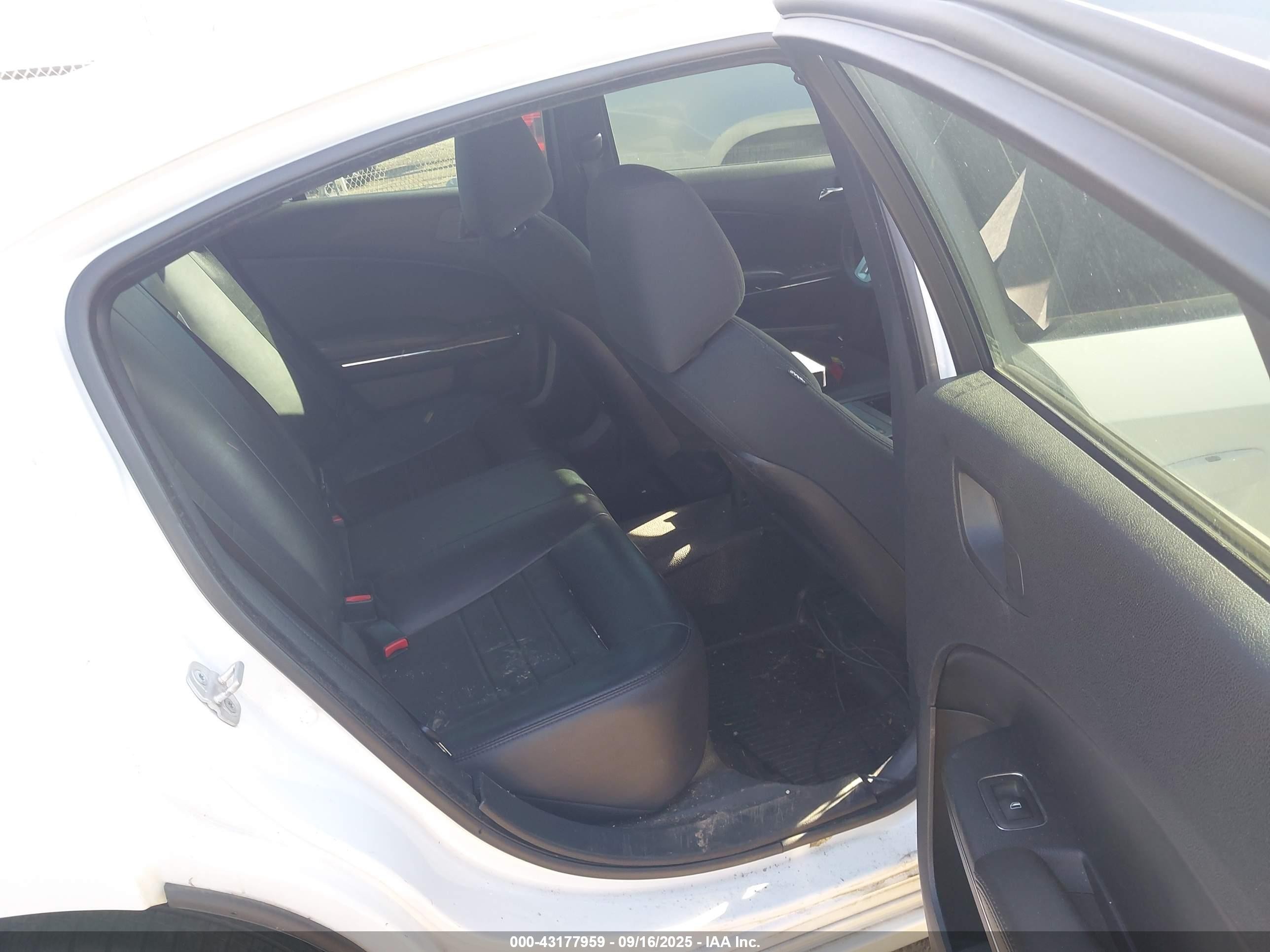 2013 Dodge Charger Police White vin: 2C3CDXAT6DH568097