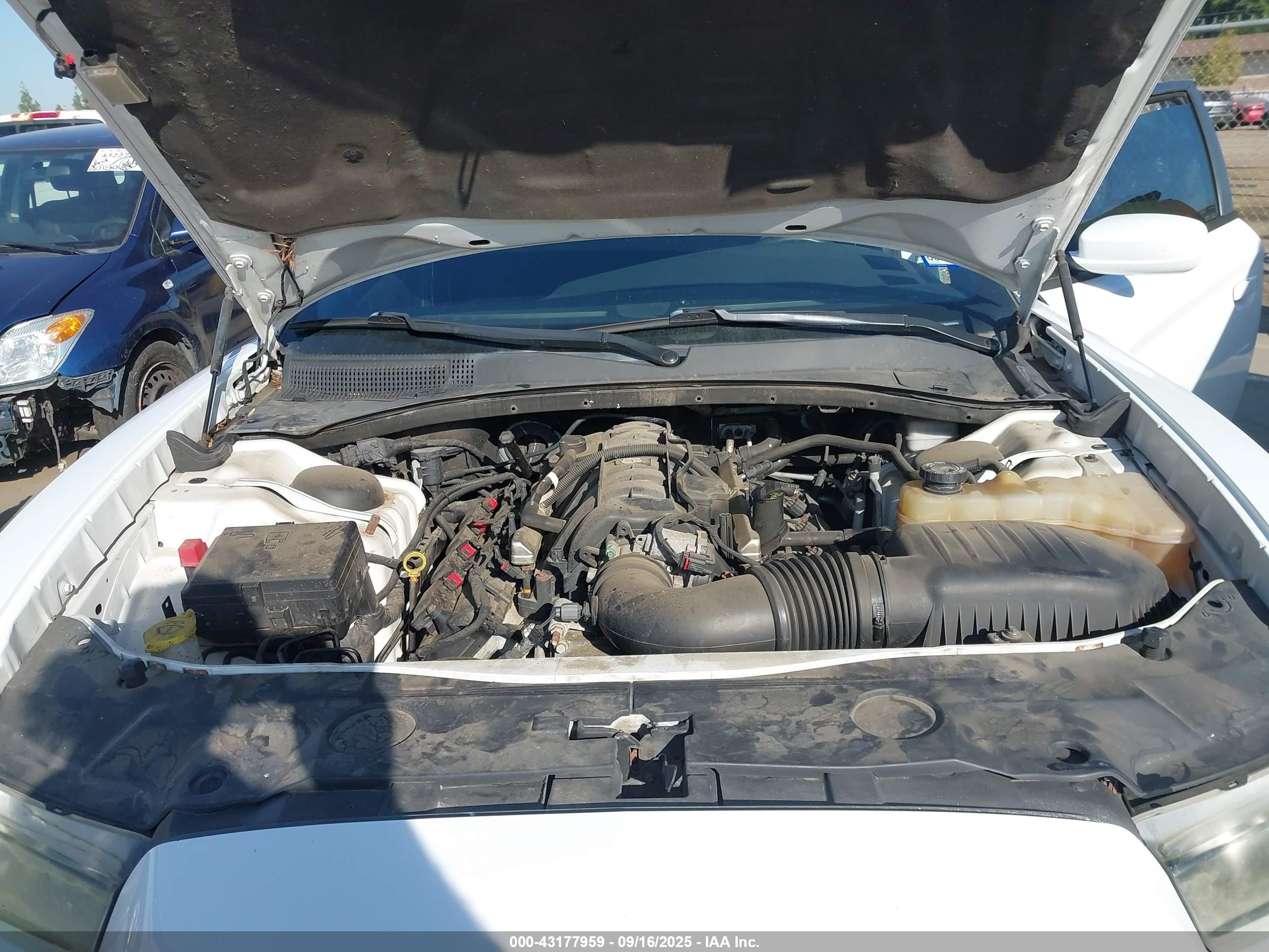 2013 Dodge Charger Police White vin: 2C3CDXAT6DH568097