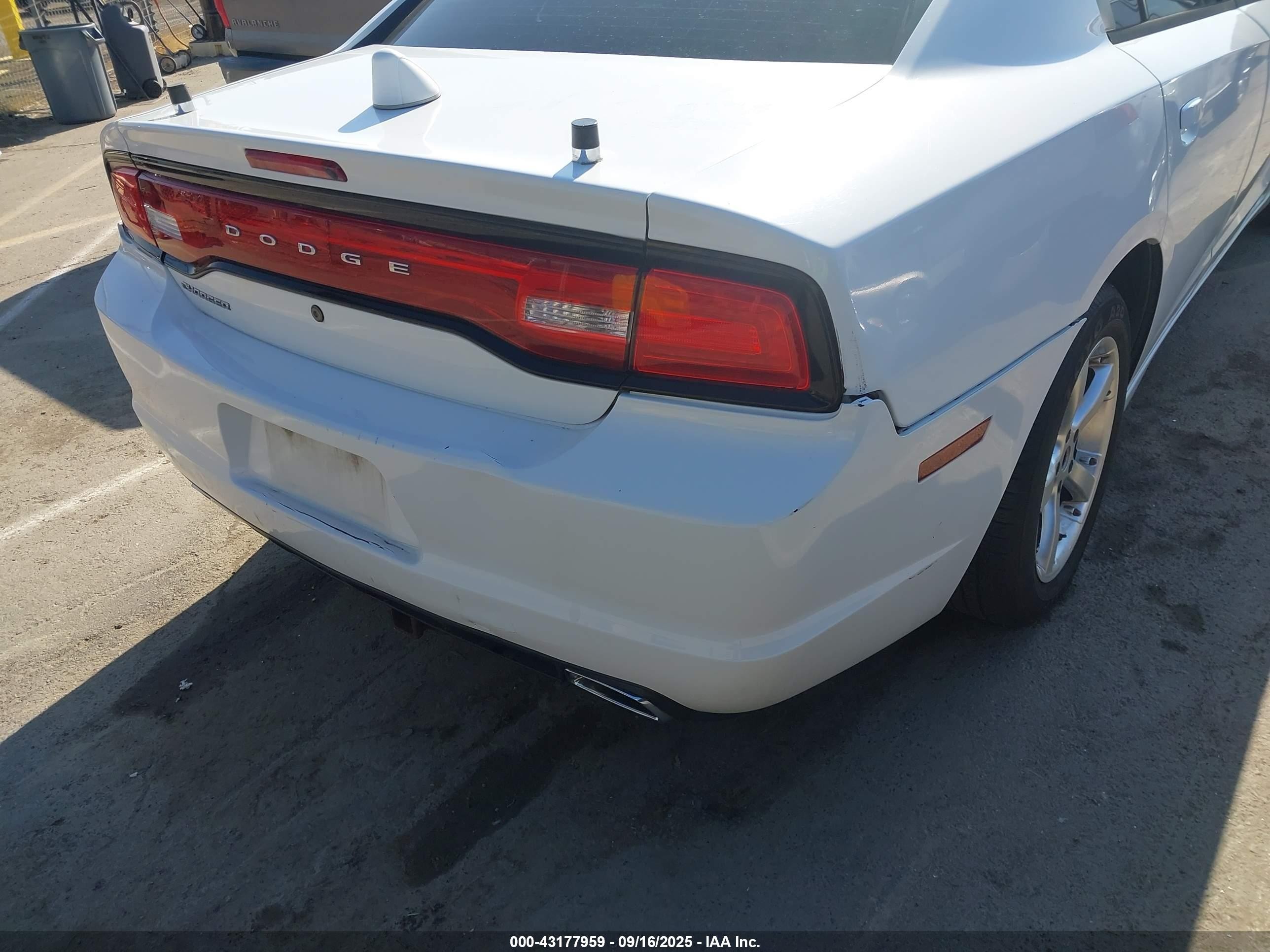 2013 Dodge Charger Police White vin: 2C3CDXAT6DH568097