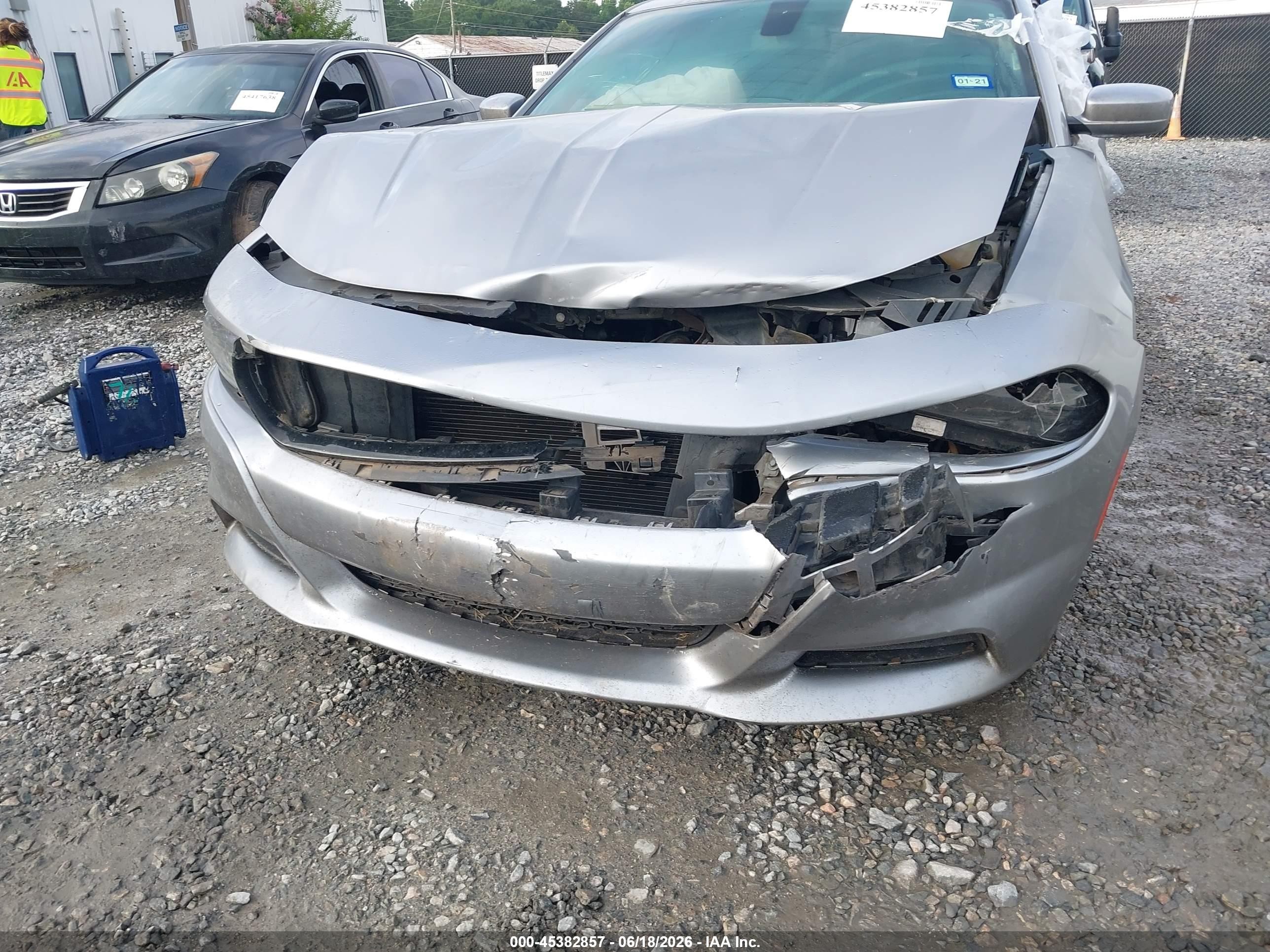 2015 Dodge Charger Se Серебряный vin: 2C3CDXBG0FH789991