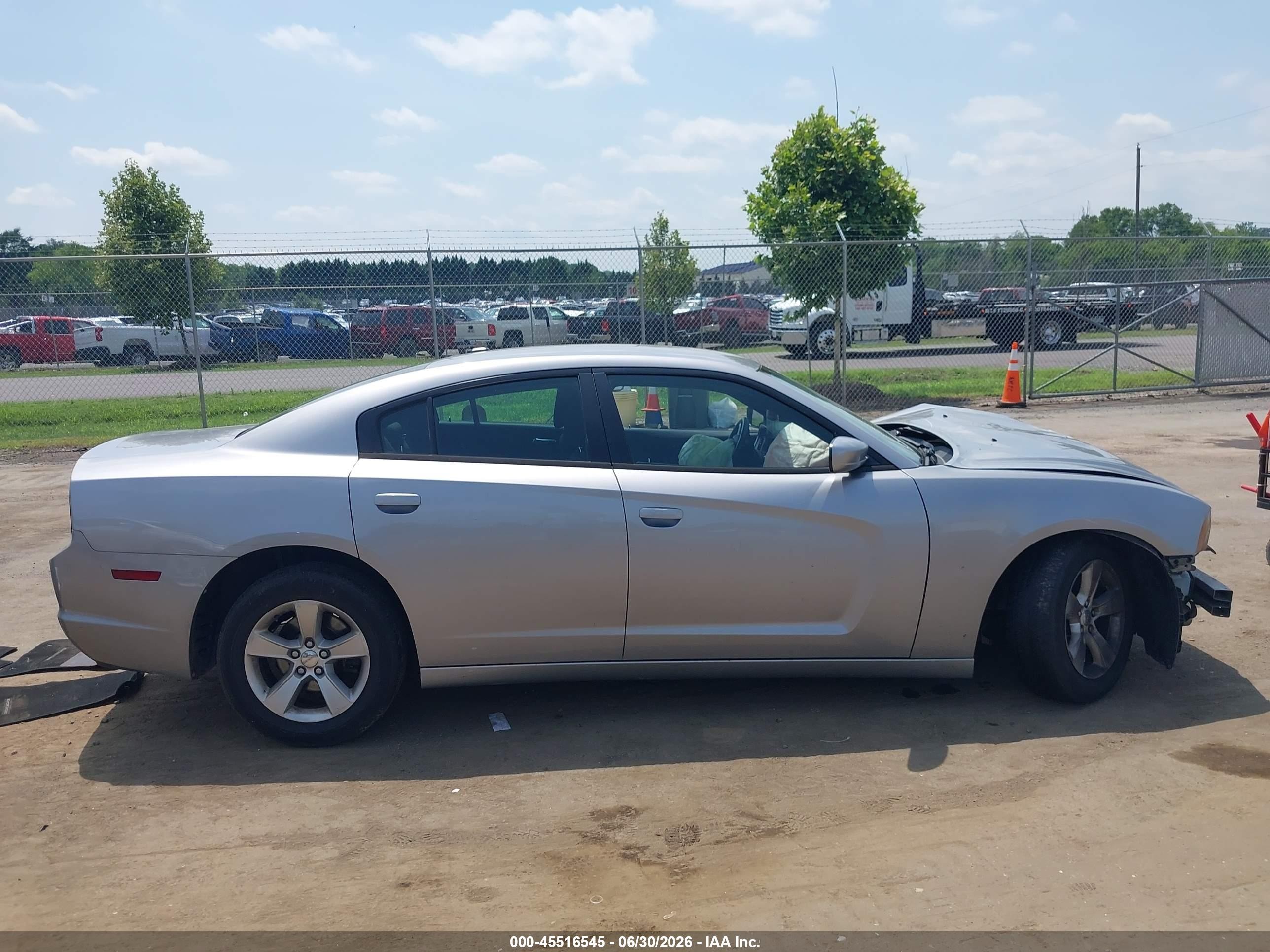 2013 Dodge Charger Se Серебряный vin: 2C3CDXBG1DH745351
