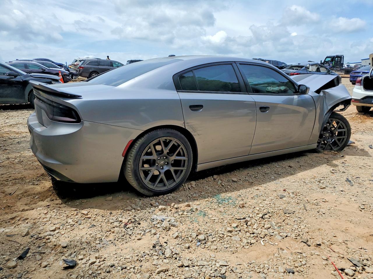 2015 Dodge Charger Se Серебряный vin: 2C3CDXBG1FH789899