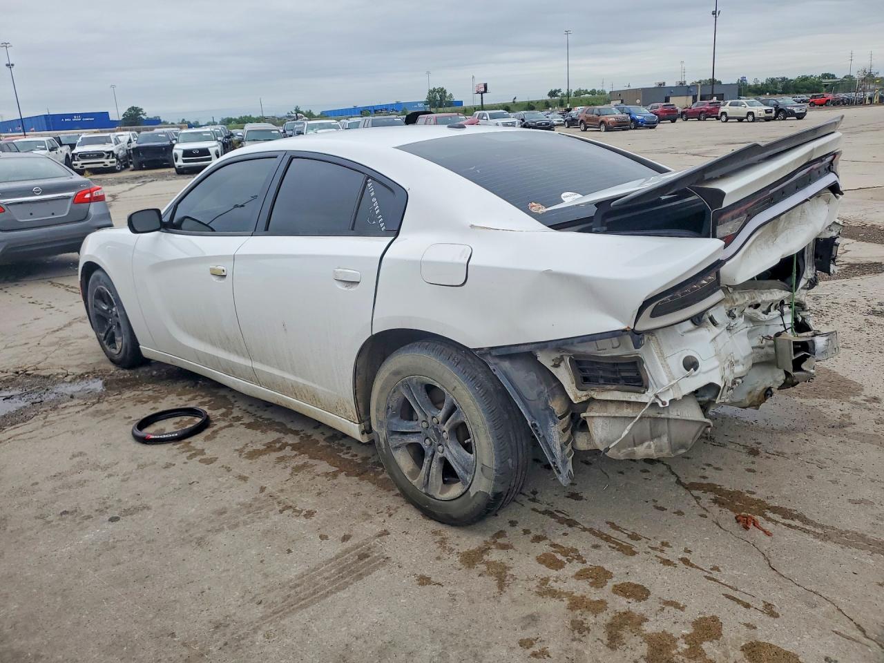 2015 Dodge Charger Se Белый vin: 2C3CDXBG1FH846960