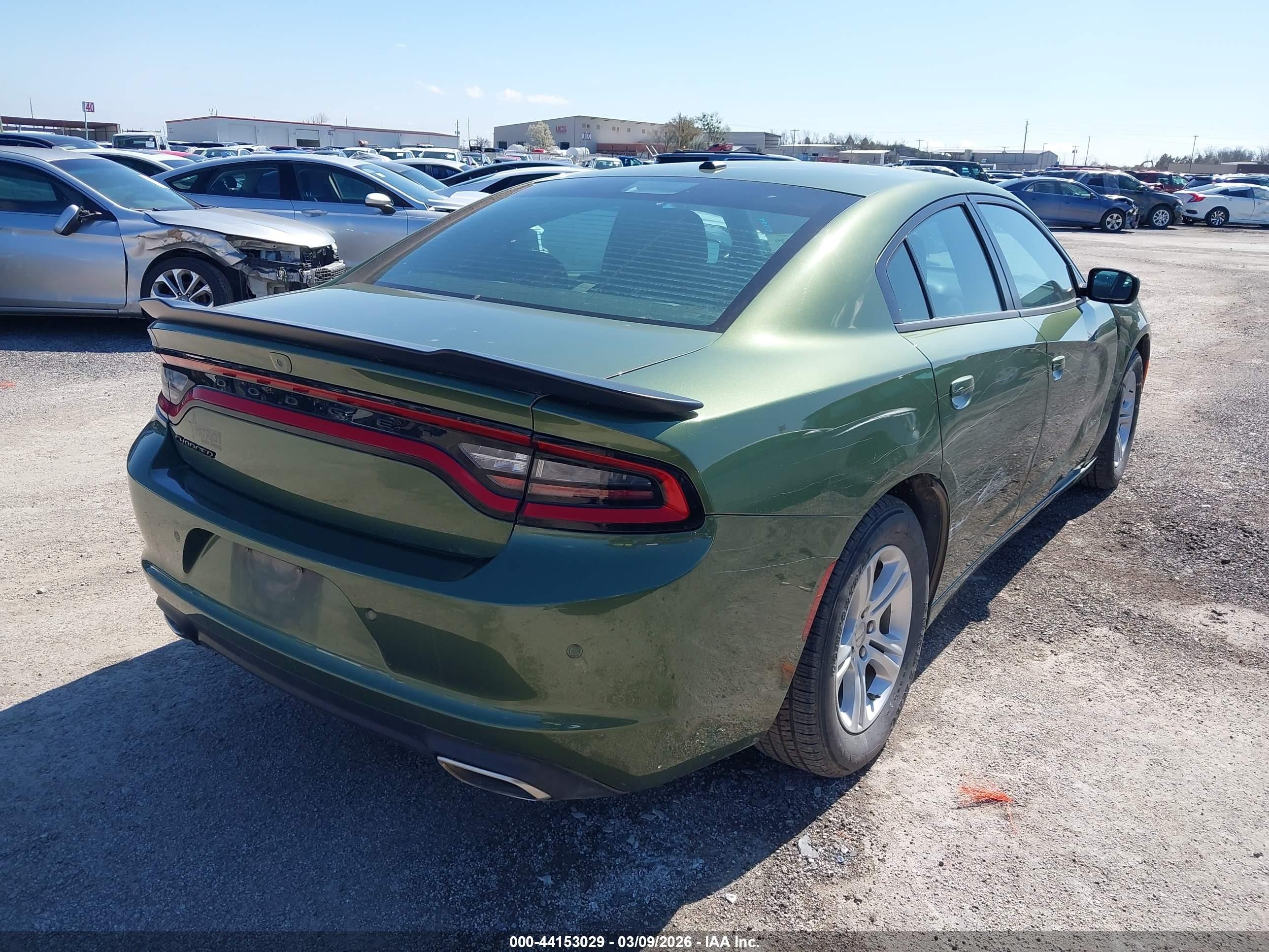 2021 Dodge Charger Sxt Rwd Зеленый vin: 2C3CDXBG1MH562452