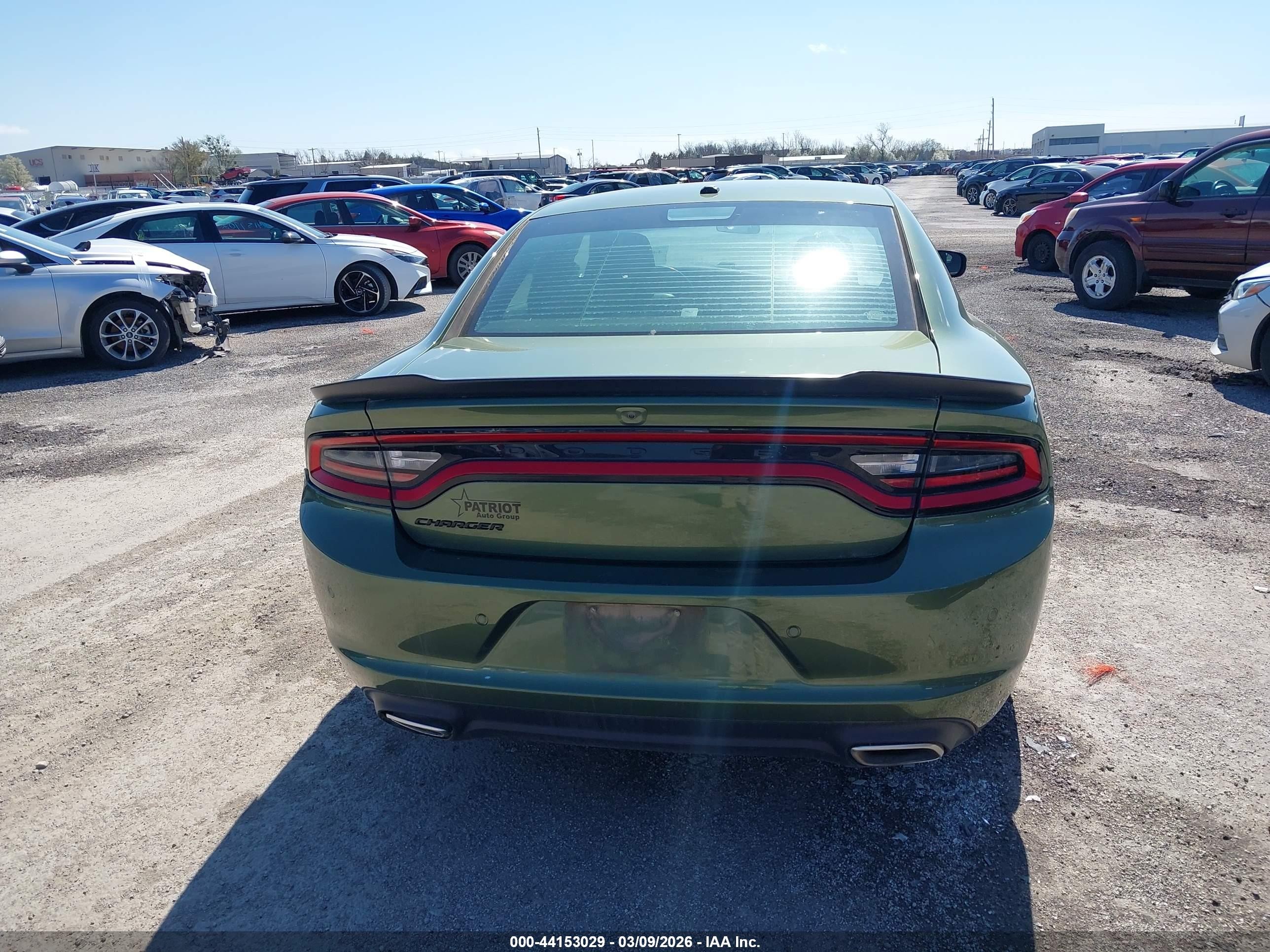 2021 Dodge Charger Sxt Rwd Зеленый vin: 2C3CDXBG1MH562452