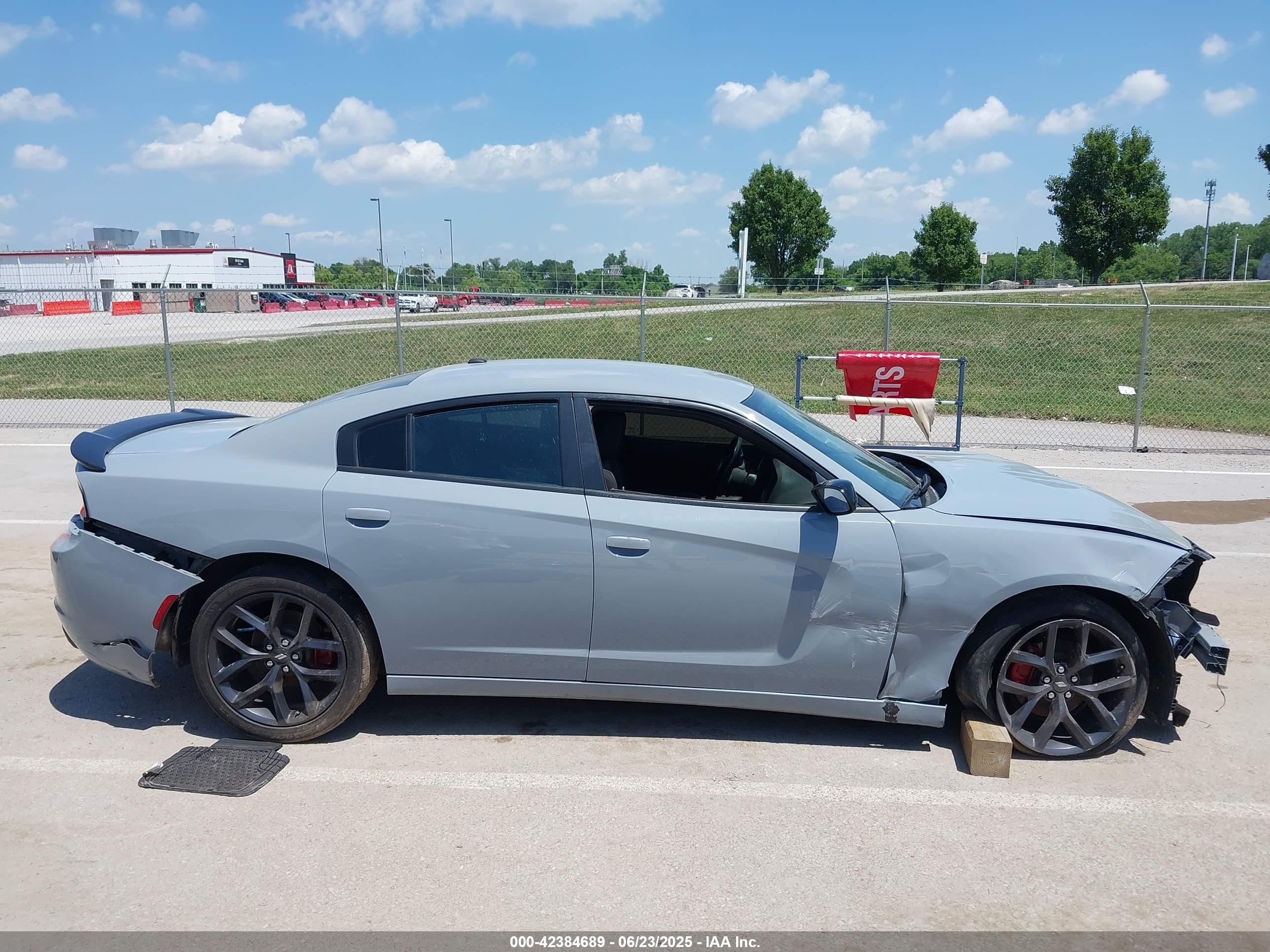 2021 Dodge Charger Sxt Rwd Silver vin: 2C3CDXBG1MH633715