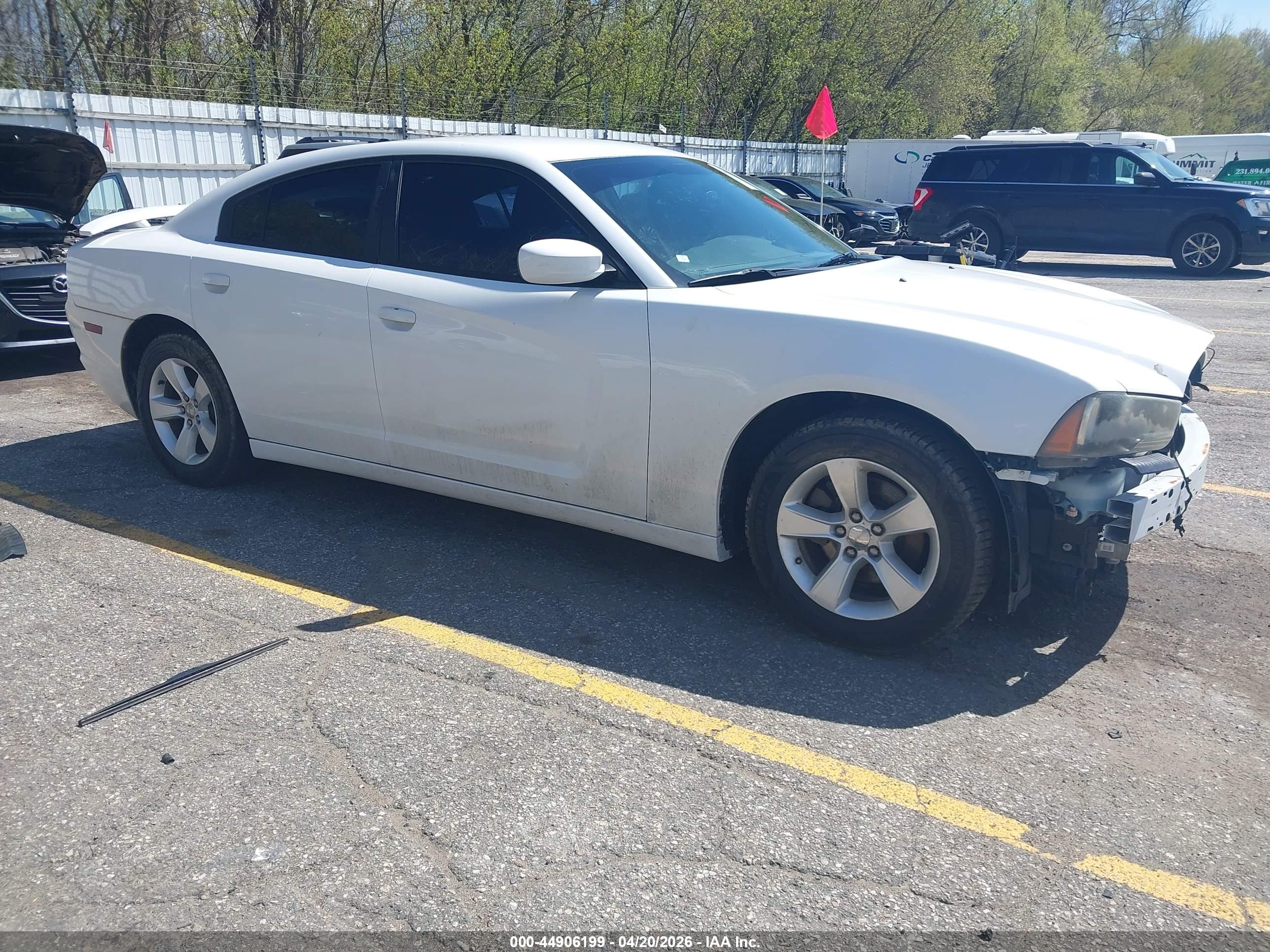 2013 Dodge Charger Se Белый vin: 2C3CDXBG2DH583696