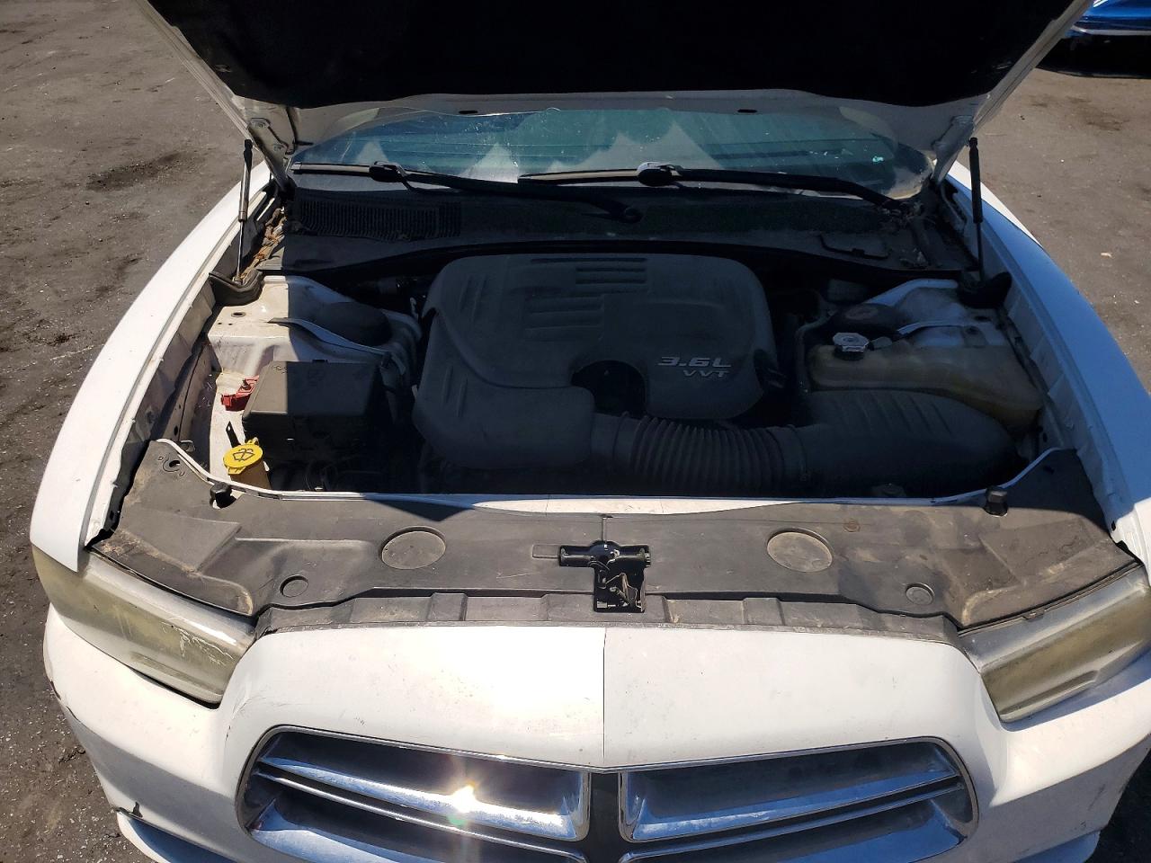 2014 Dodge Charger Se White vin: 2C3CDXBG2EH135119
