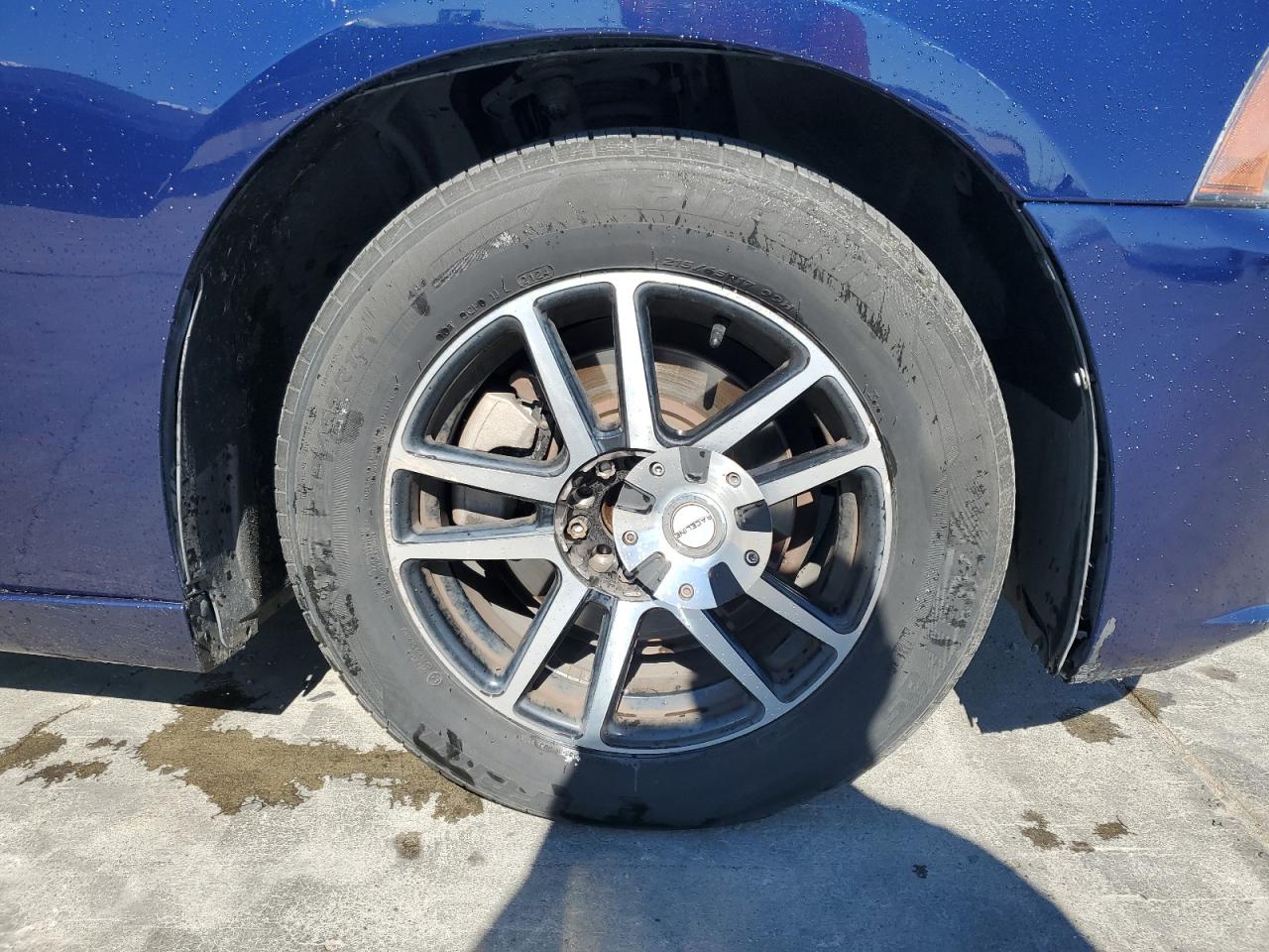 2014 Dodge Charger Se Blue vin: 2C3CDXBG2EH192114 Damage: Right Front Center Cap, Loose, Repair Required