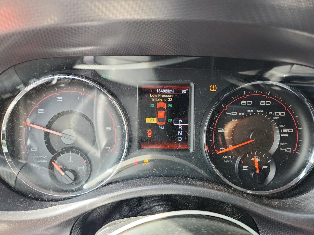 2014 Dodge Charger Se Red vin: 2C3CDXBG2EH353772