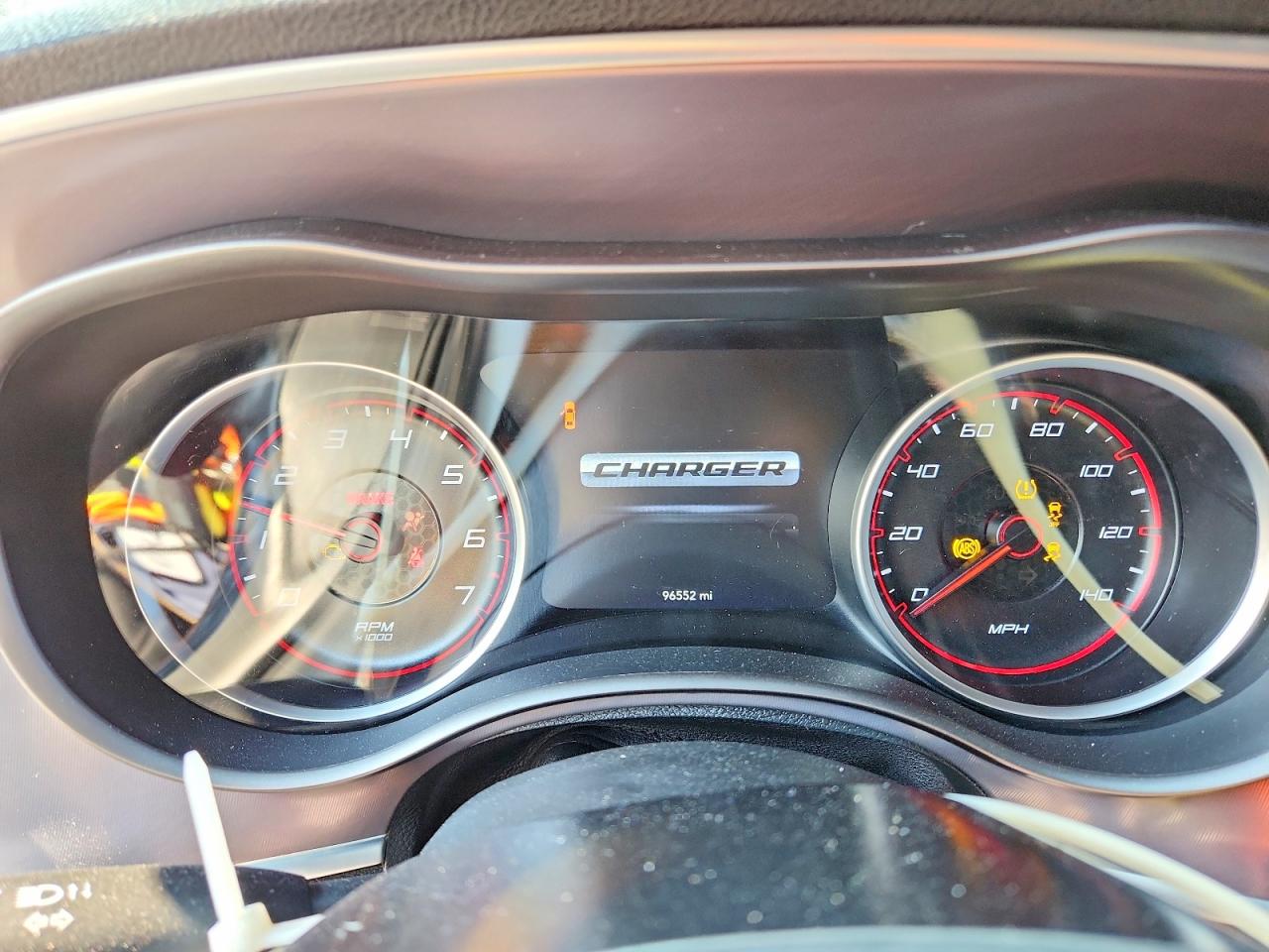 2020 Dodge Charger Sxt Burgundy vin: 2C3CDXBG2LH214187