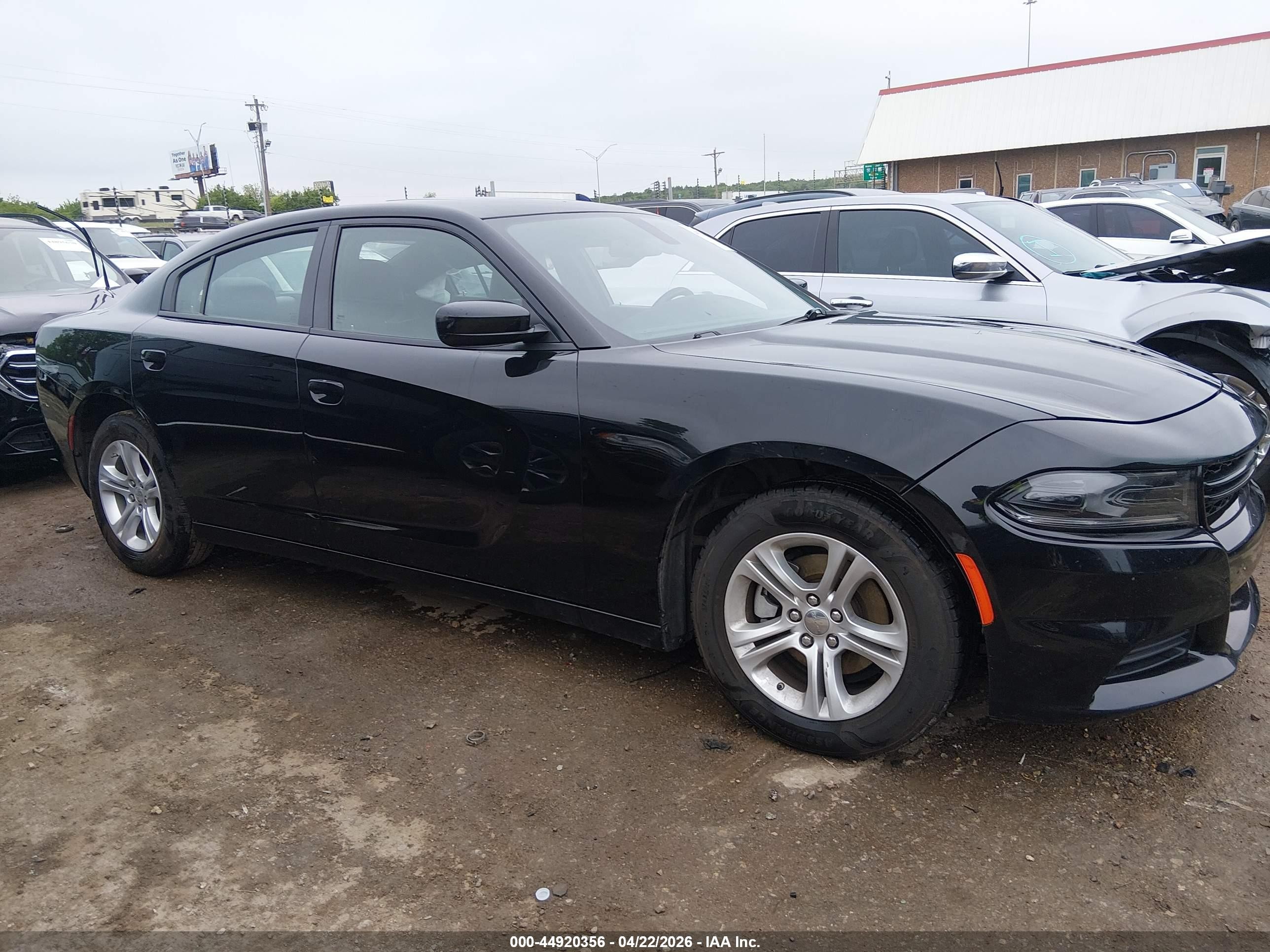 2022 Dodge Charger Sxt Rwd Black vin: 2C3CDXBG2NH152695