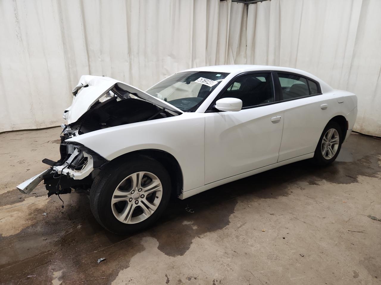 2022 Dodge Charger Sxt White vin: 2C3CDXBG3NH261649 Damage: Left Front Fender, Misaligned, Repair Required
