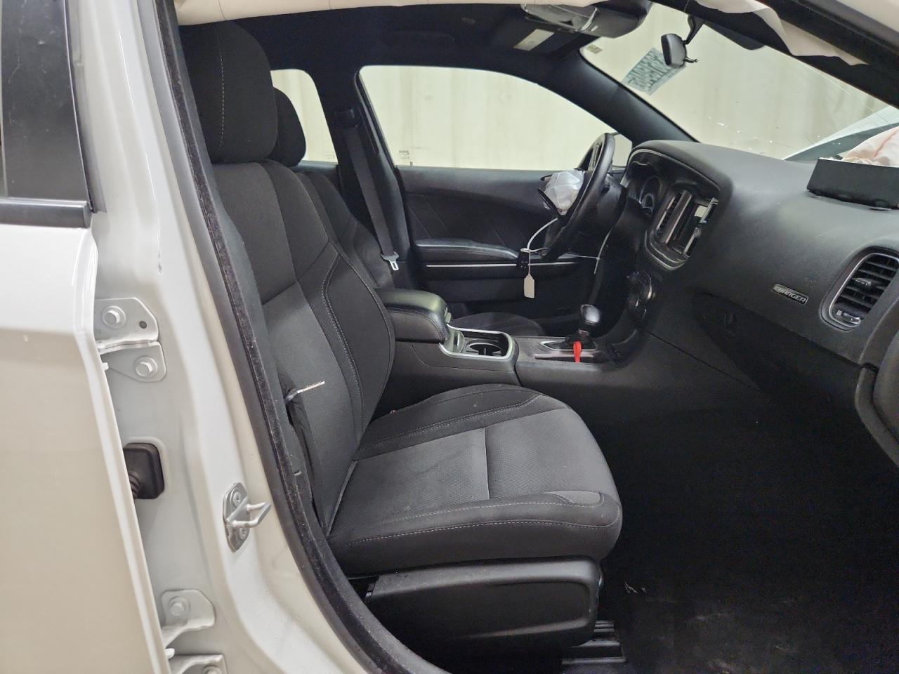 2022 Dodge Charger Sxt White vin: 2C3CDXBG3NH261649 Damage: Airbag - Front Left, Deployed, Replacement Required