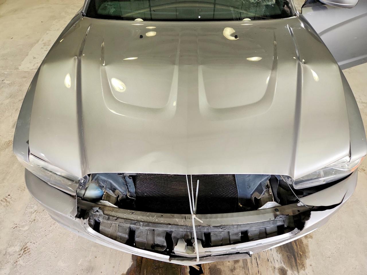 2014 Dodge Charger Se Серебряный vin: 2C3CDXBG4EH237389
