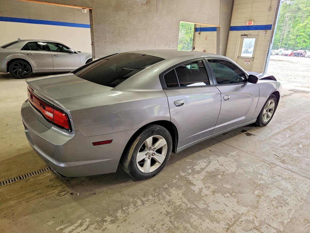 2014 Dodge Charger Se Серебряный vin: 2C3CDXBG4EH237389