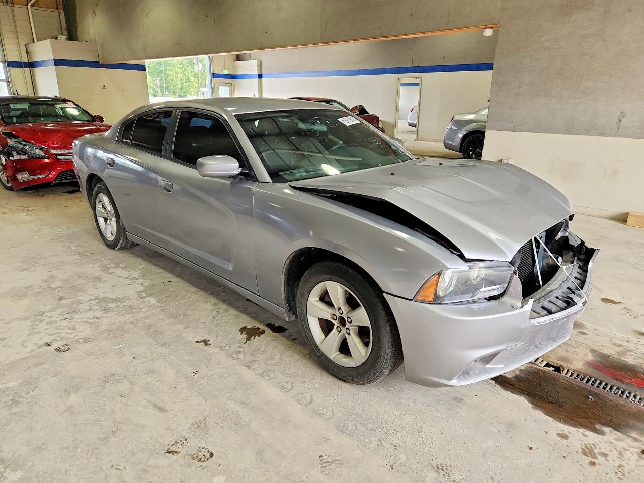 2014 Dodge Charger Se Серебряный vin: 2C3CDXBG4EH237389