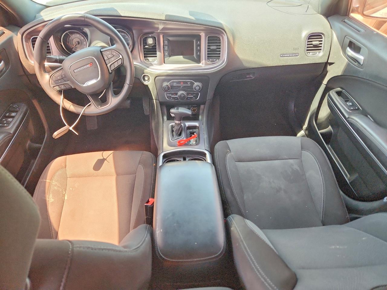2017 Dodge Charger Se Белый vin: 2C3CDXBG4HH628630