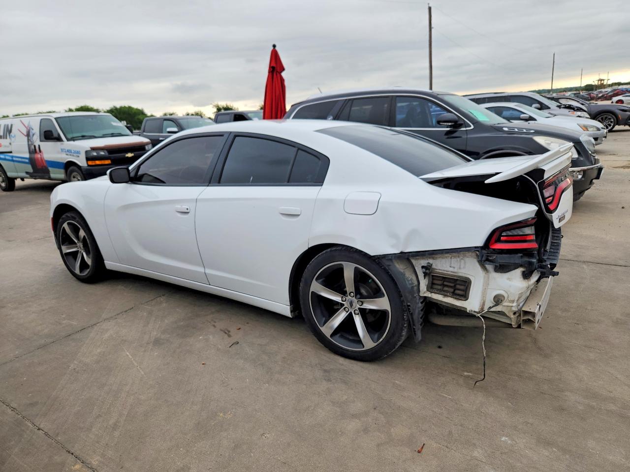 2017 Dodge Charger Se Белый vin: 2C3CDXBG4HH628630