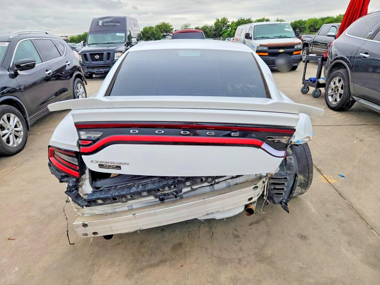 2017 Dodge Charger Se Белый vin: 2C3CDXBG4HH628630